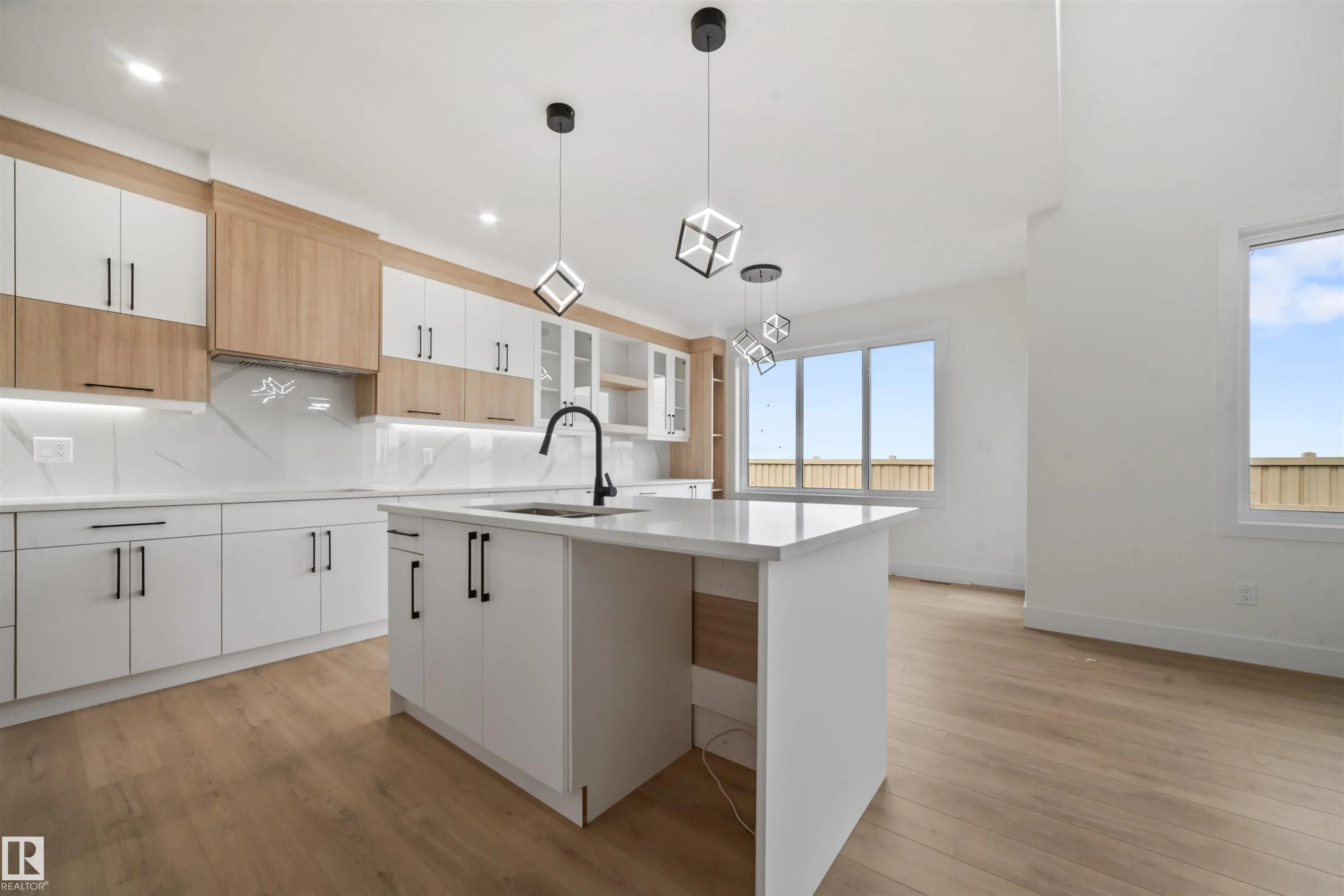 66 EDGEFIELD Way