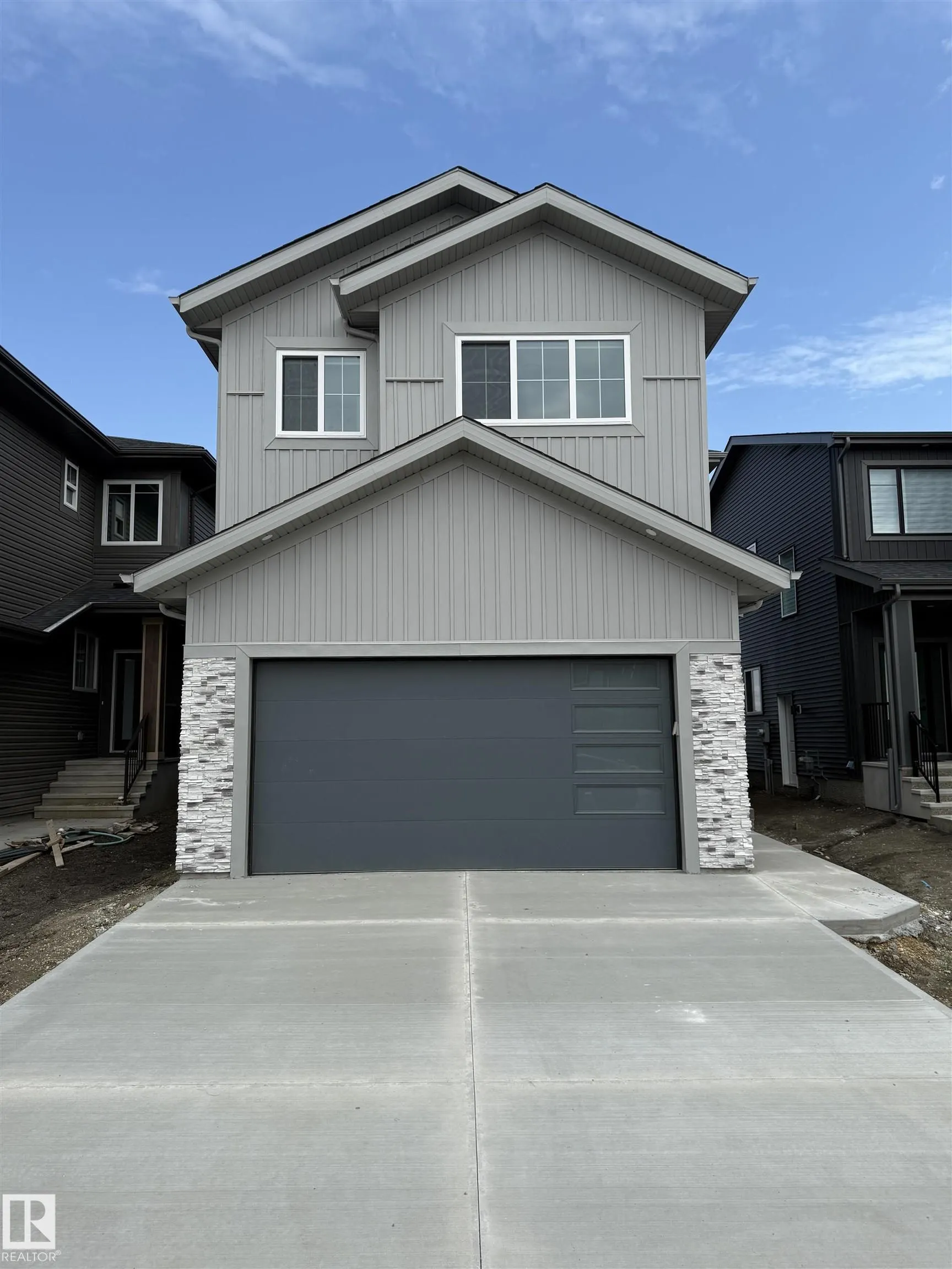 66 EDGEFIELD Way