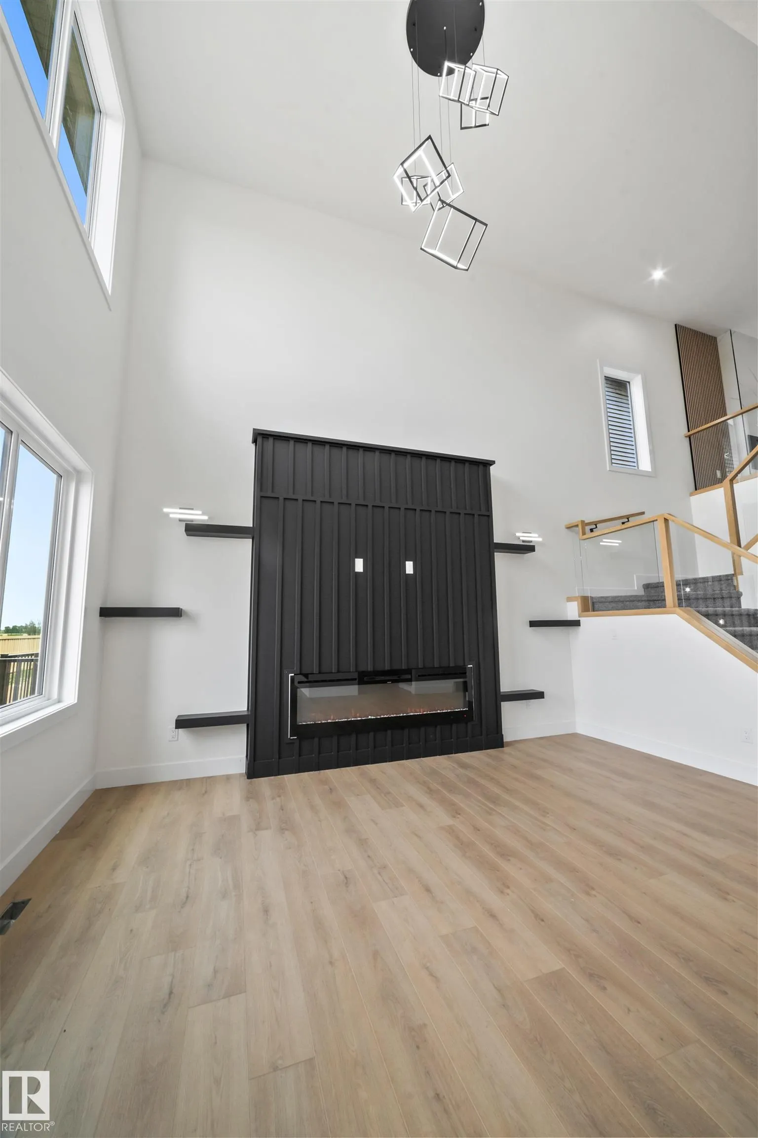 66 EDGEFIELD Way