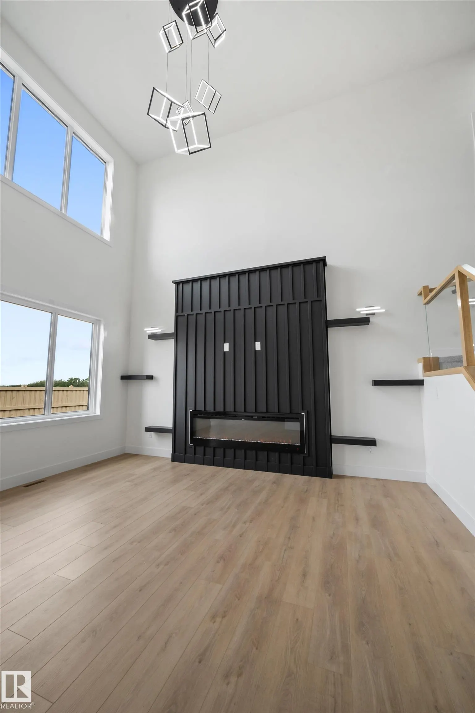 66 EDGEFIELD Way