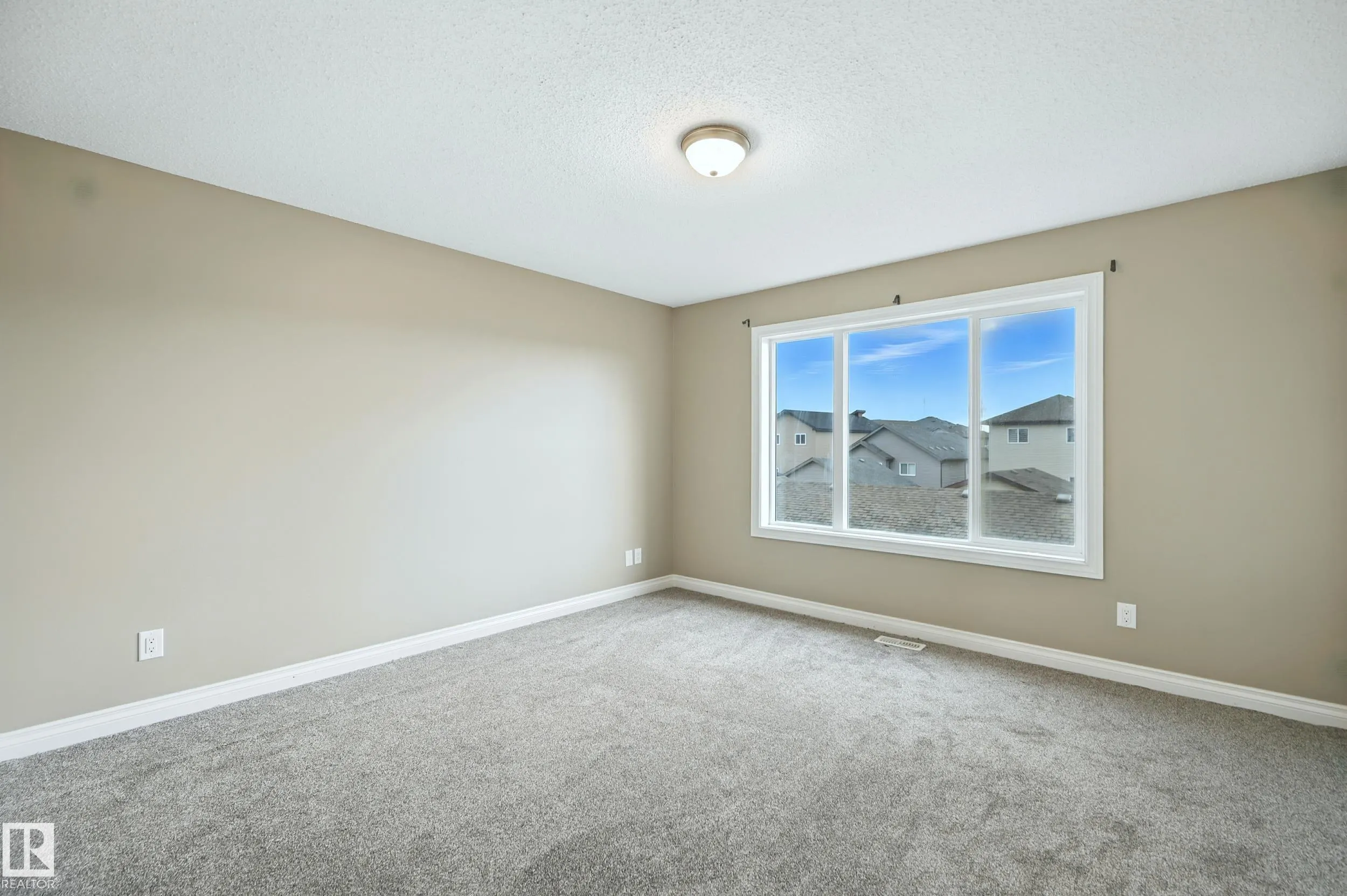 8163 Chapelle Way