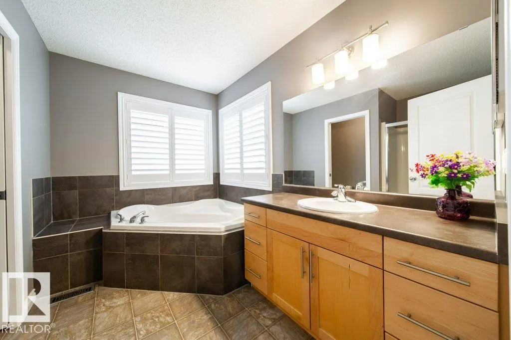 507 CRANDELL Crest