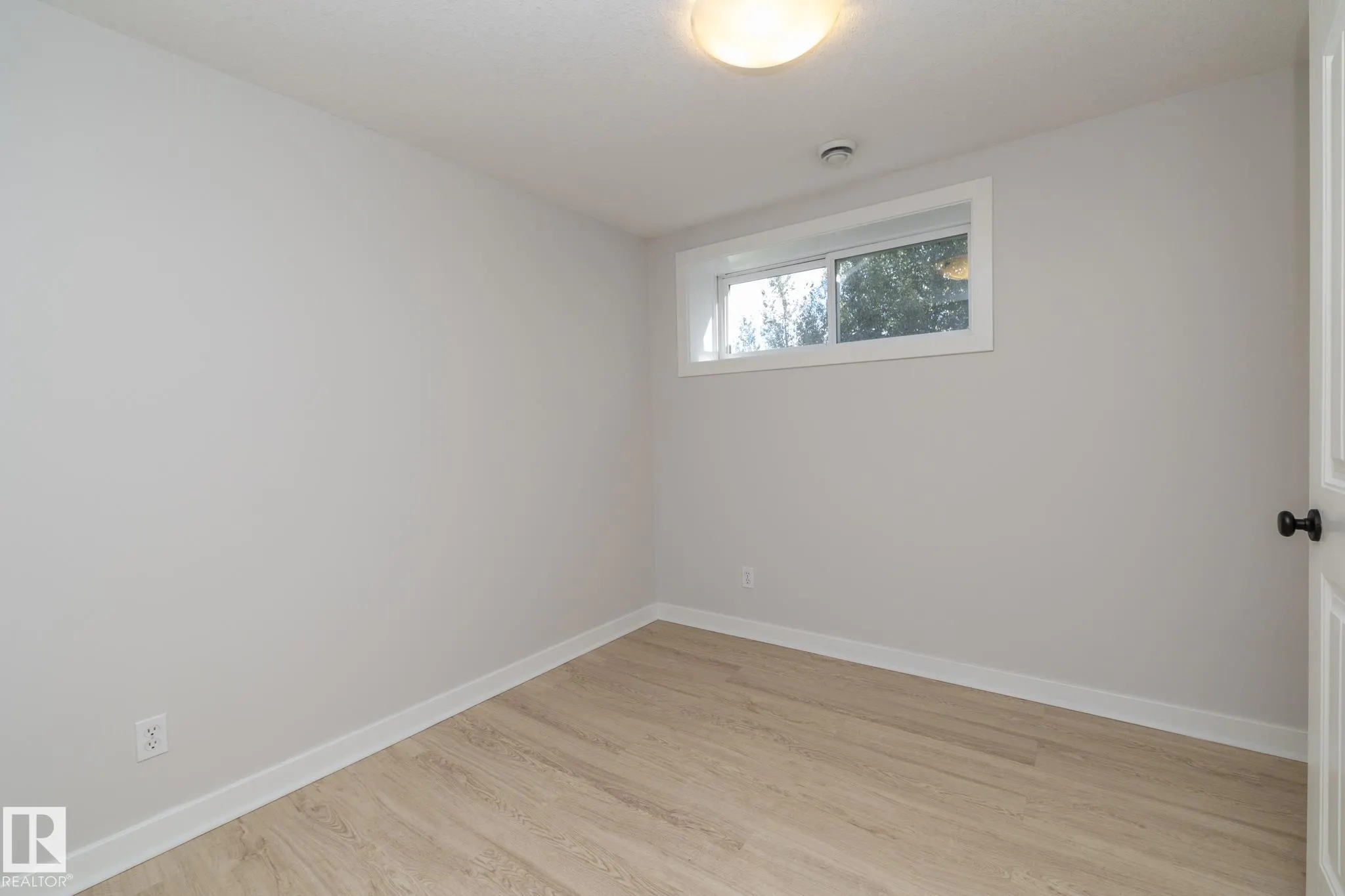 193 BIRCHWOOD Close