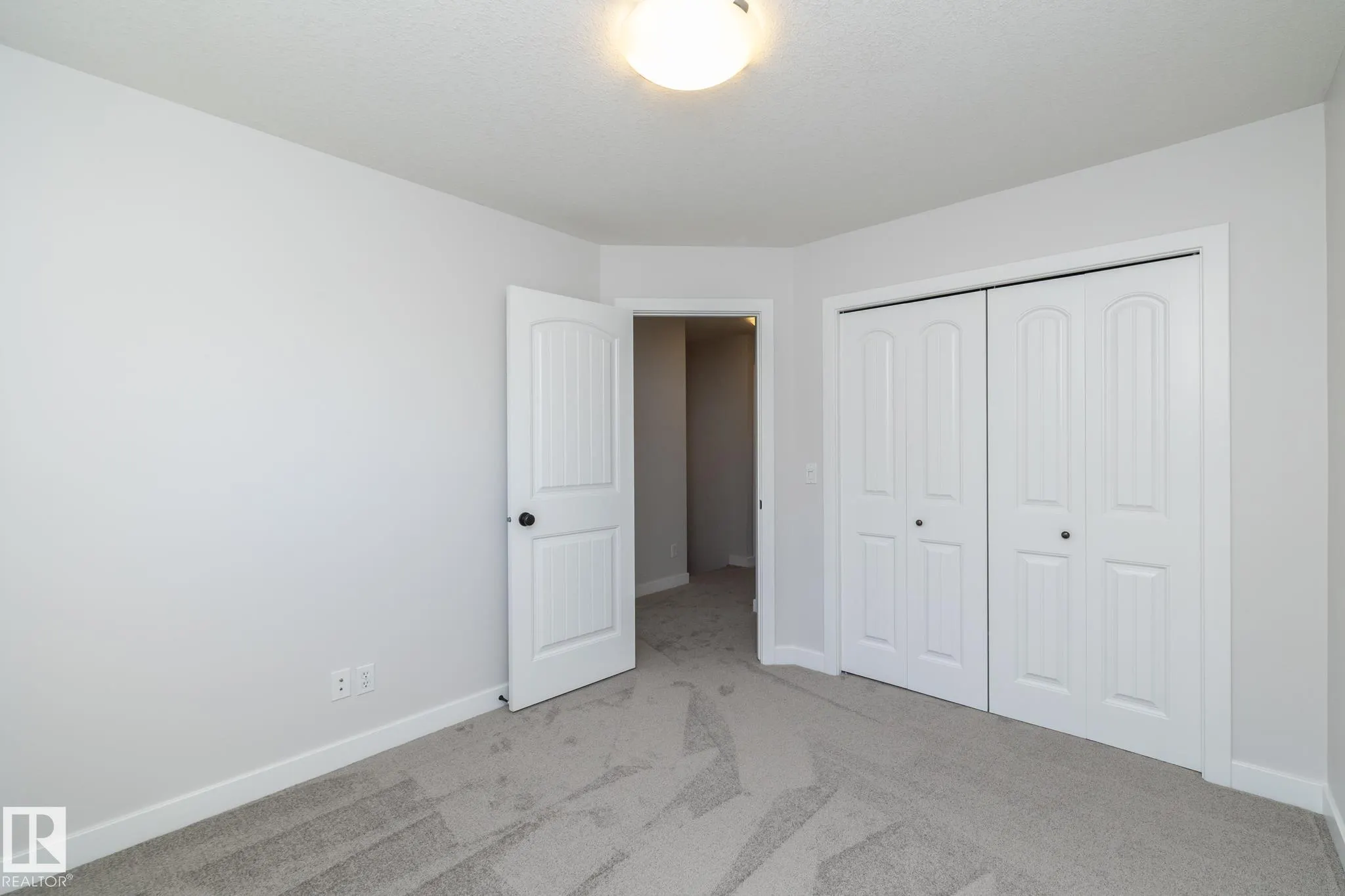 193 BIRCHWOOD Close