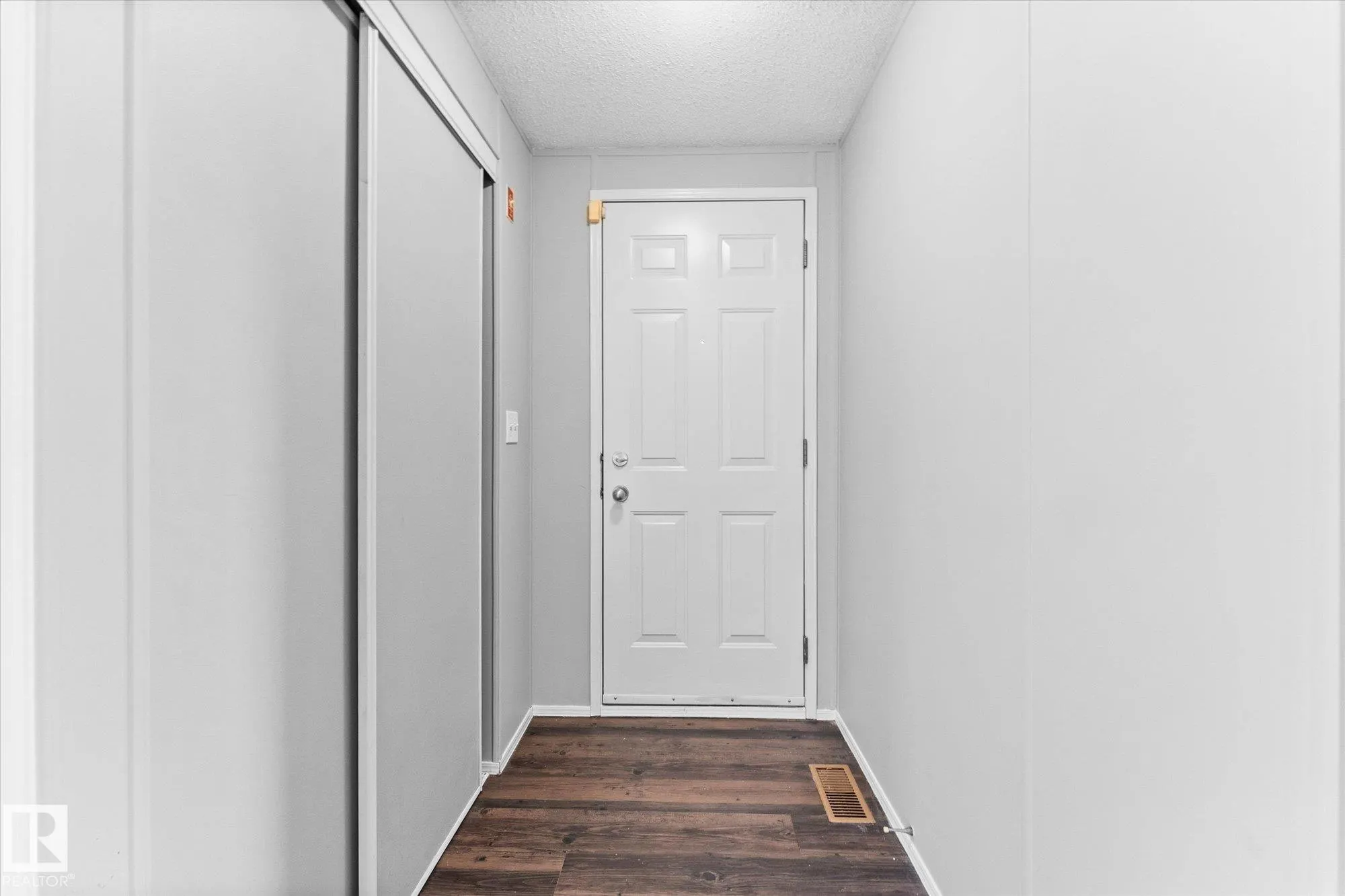 29 GRAYWOOD Cove