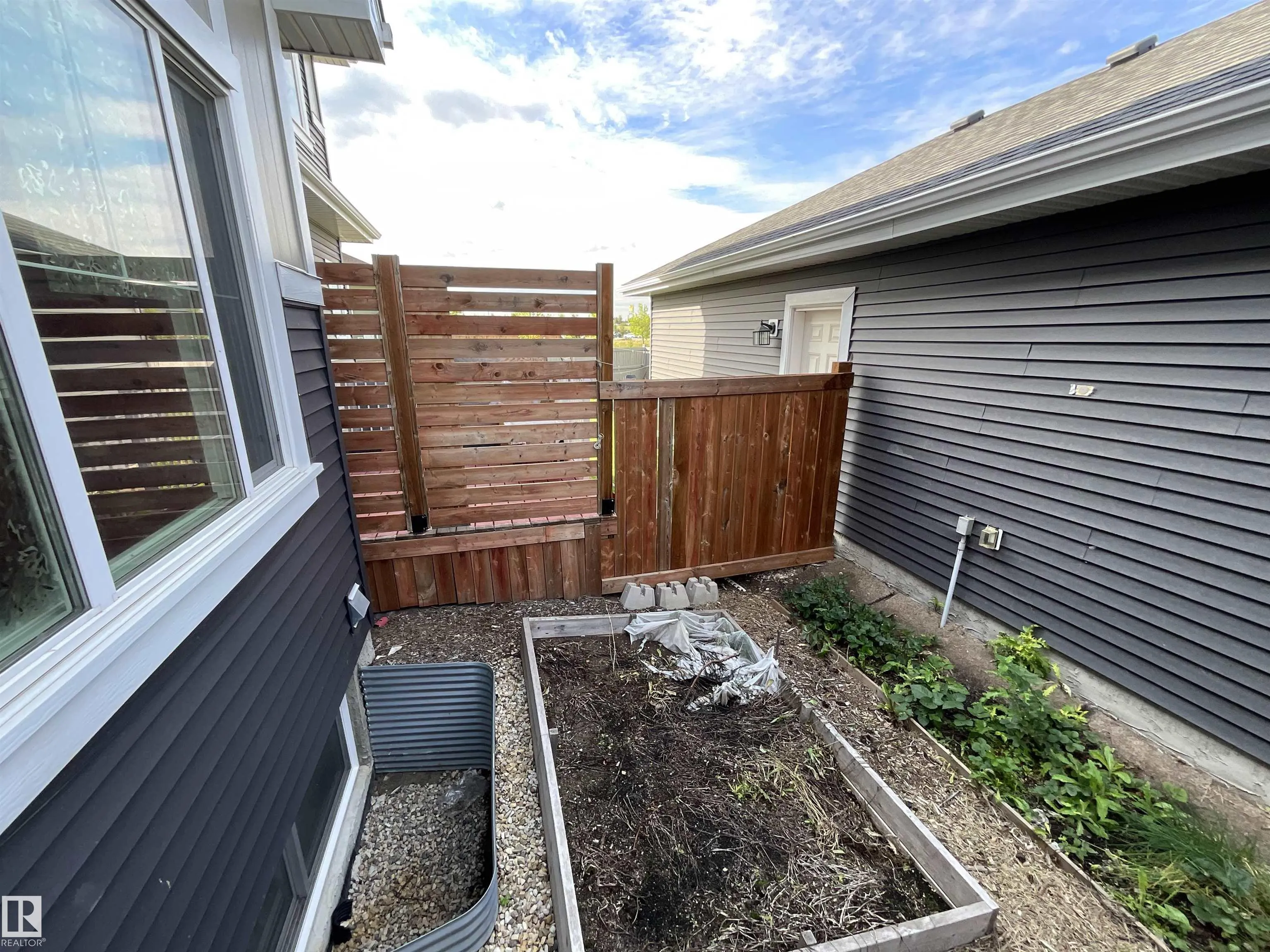 593 EBBERS Way