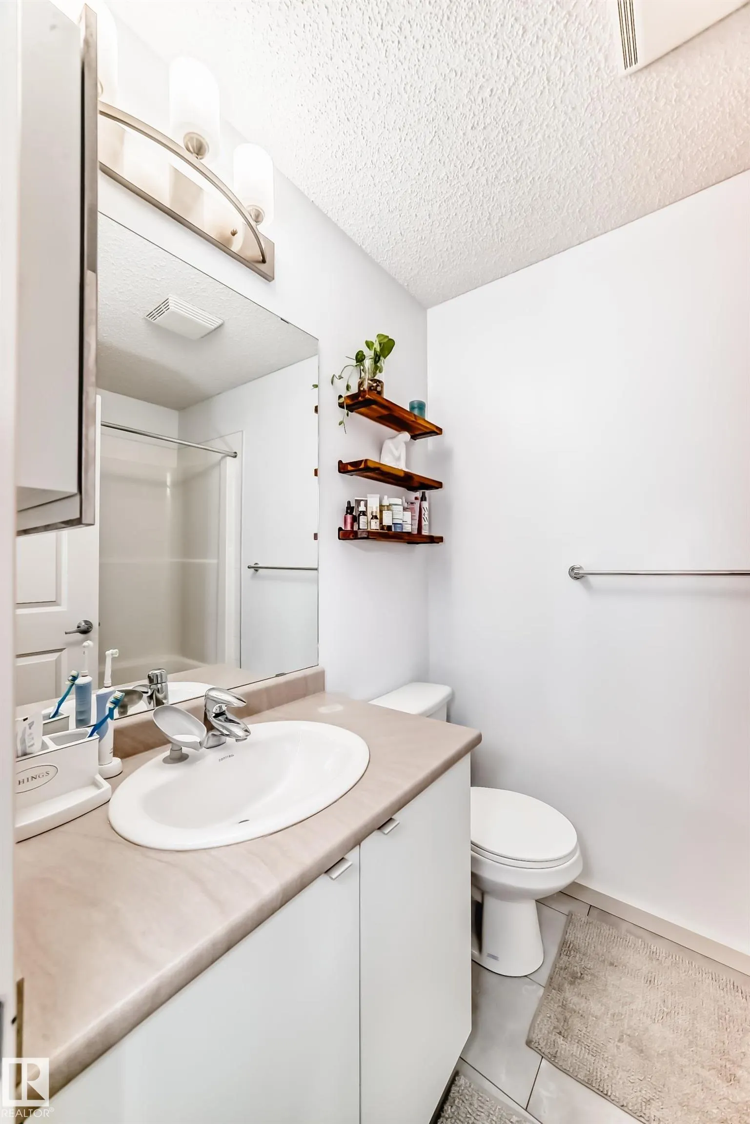148-348 WINDERMERE Road