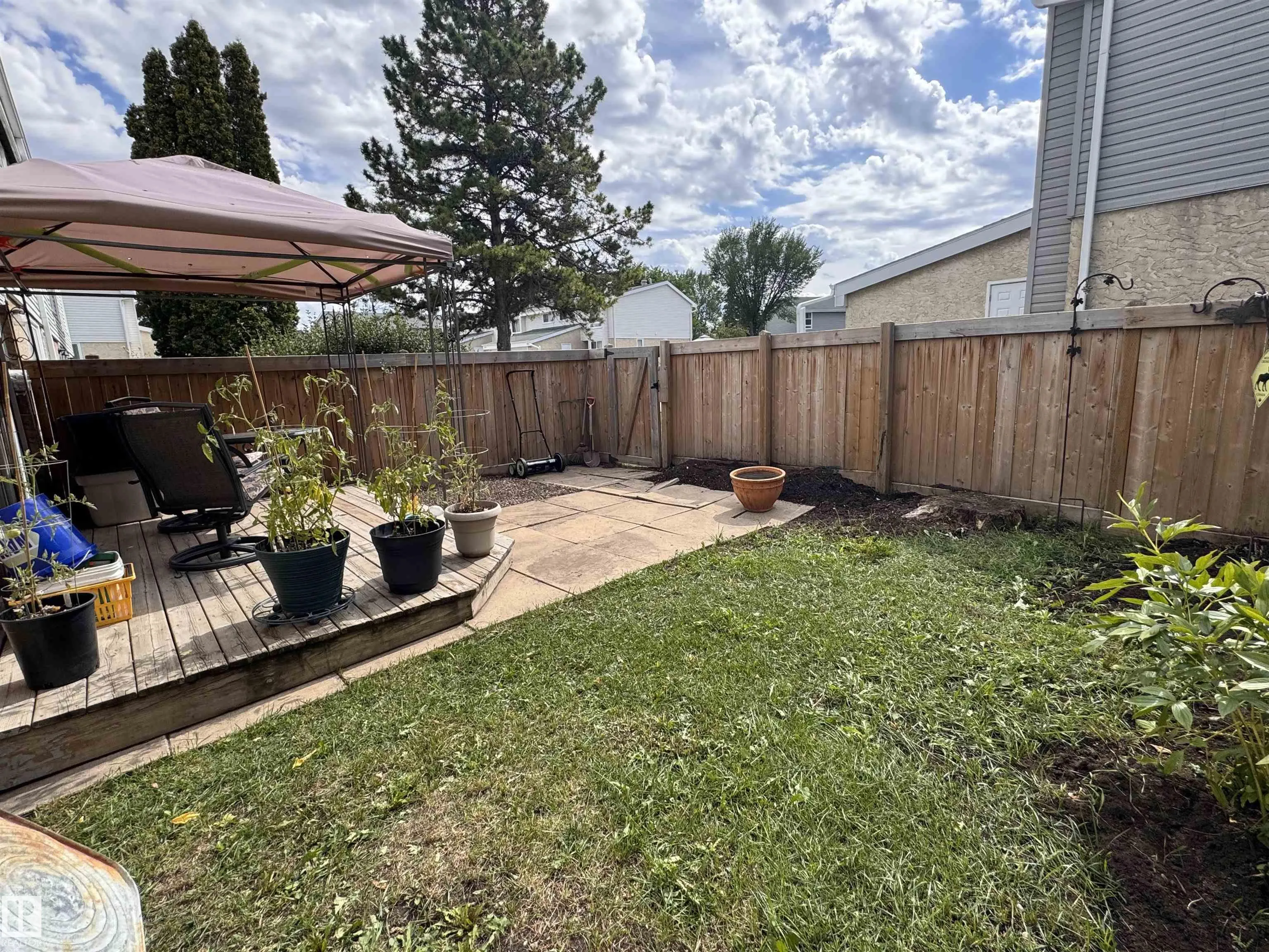 225 GRANDIN Village