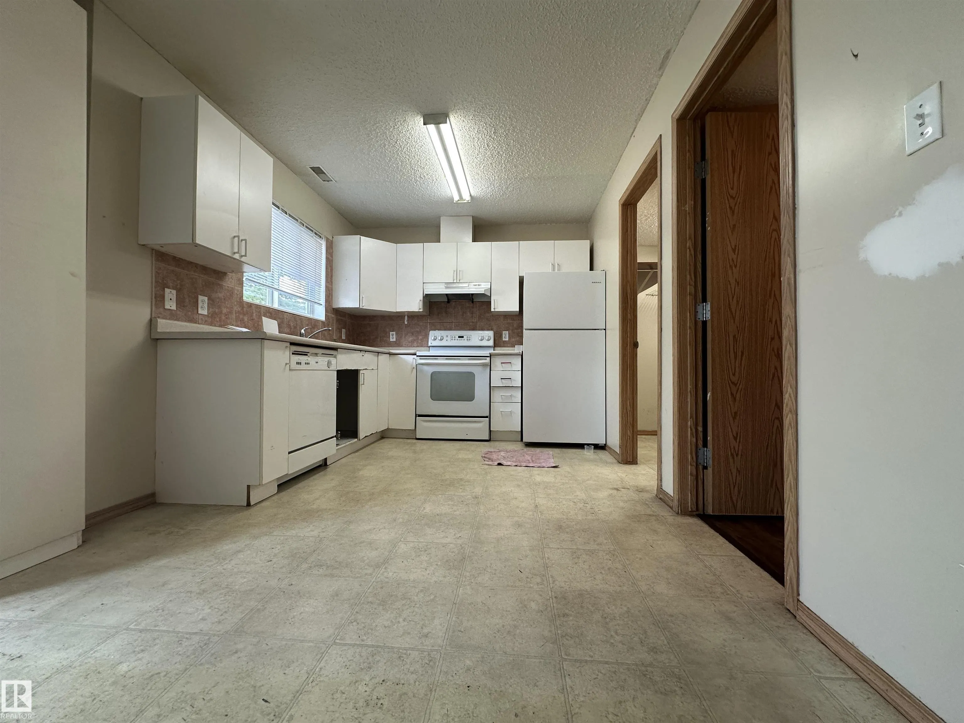 180 BRIDGEPORT Boulevard