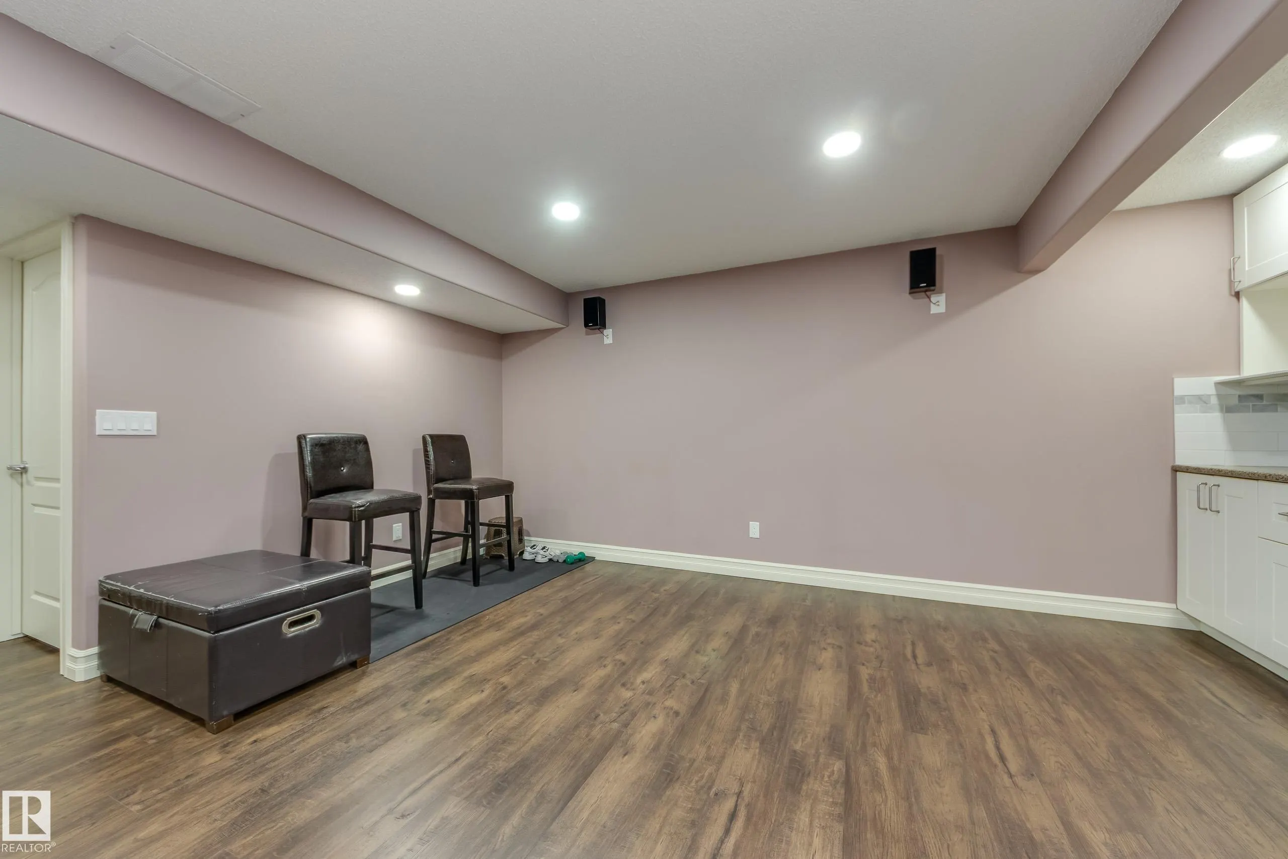 11605 16A Avenue