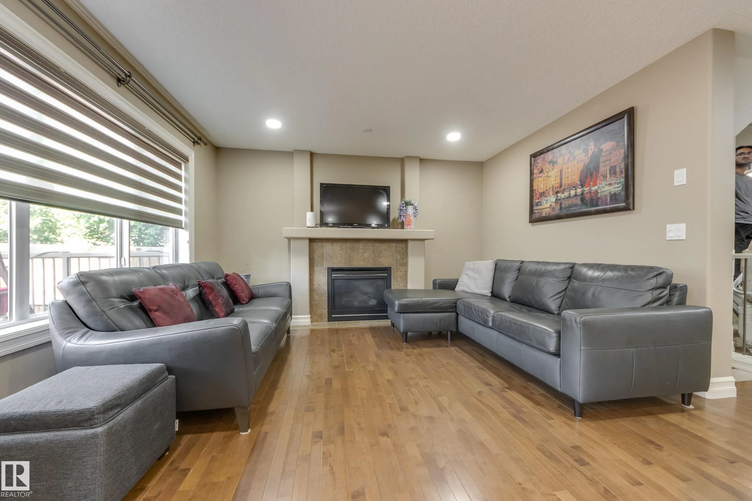 11605 16A Avenue