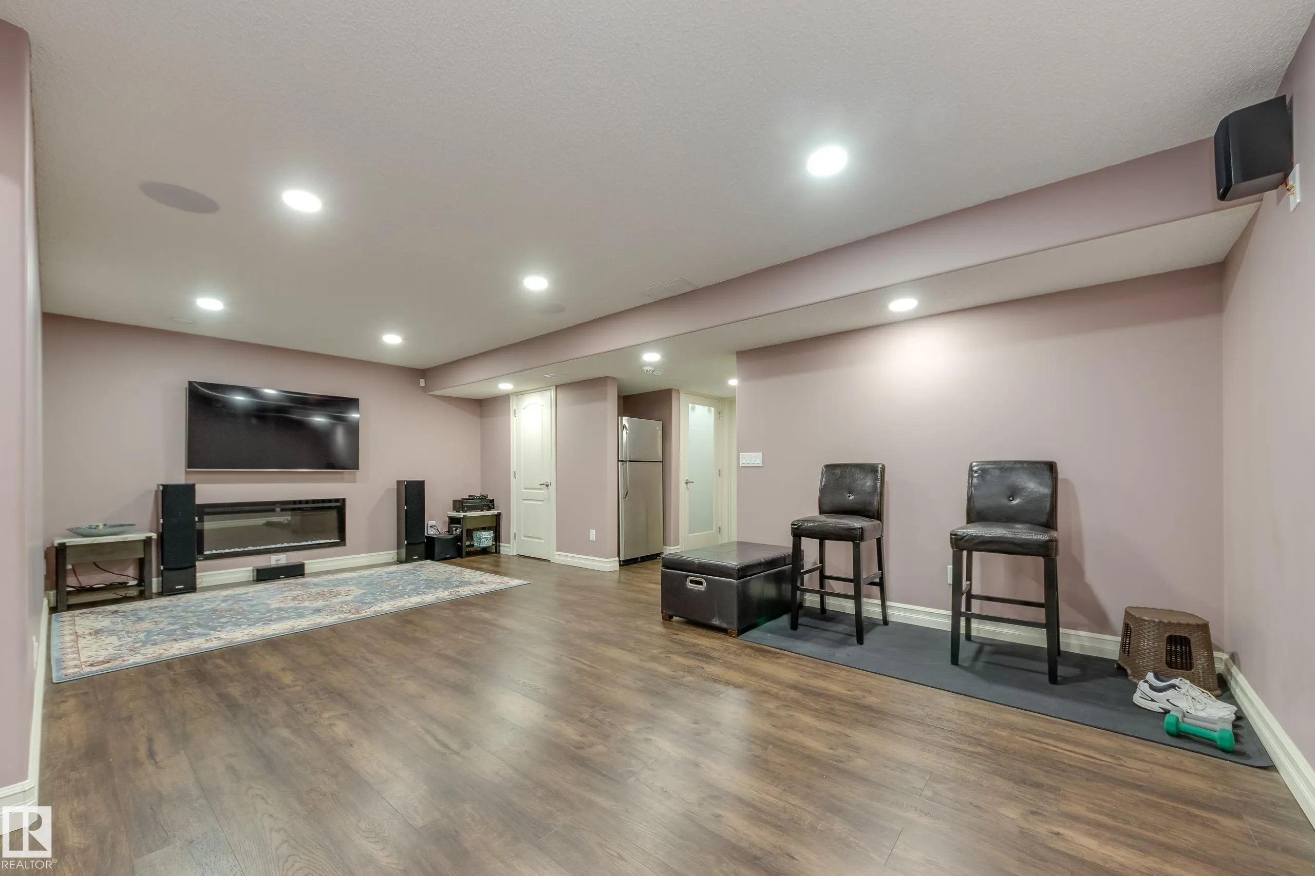 11605 16A Avenue