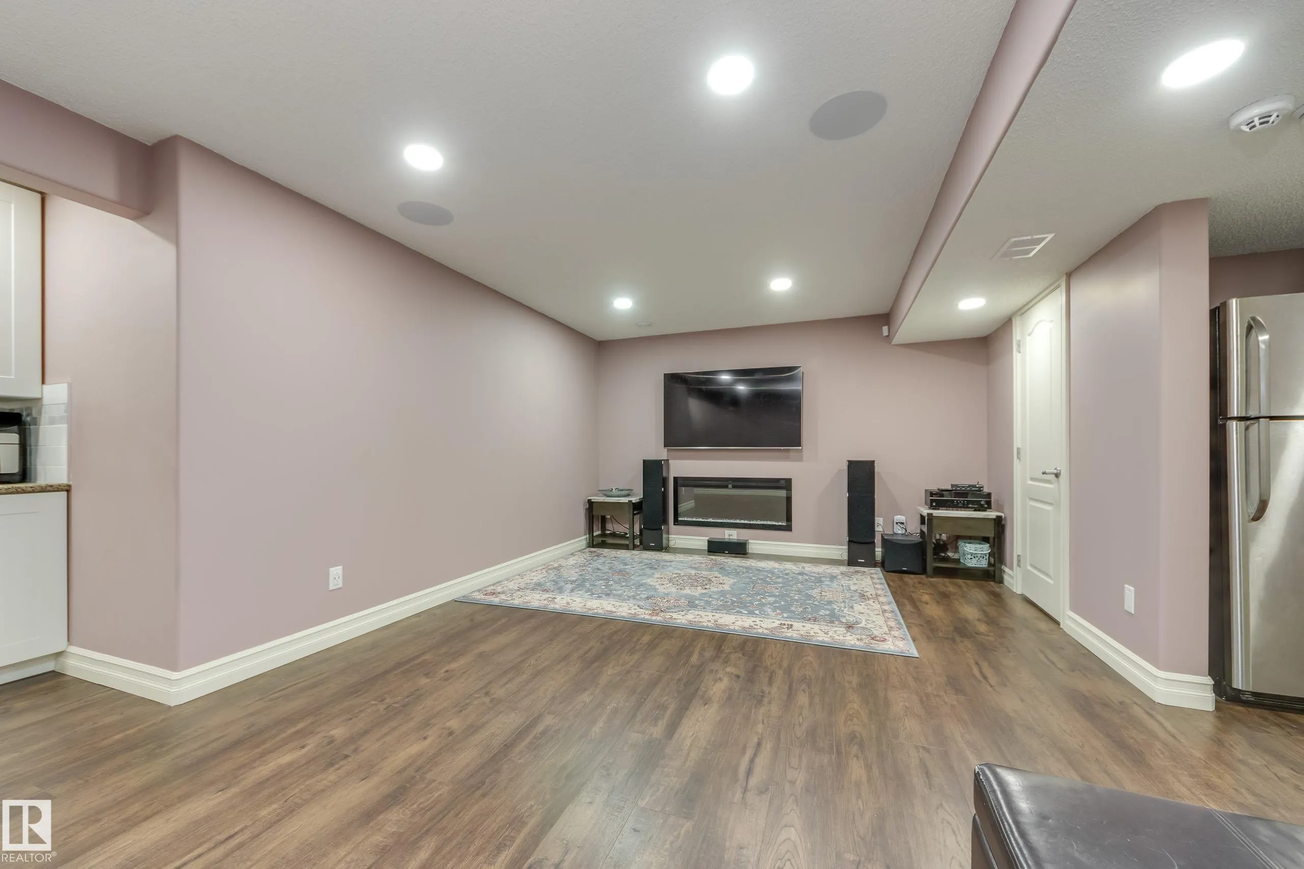11605 16A Avenue