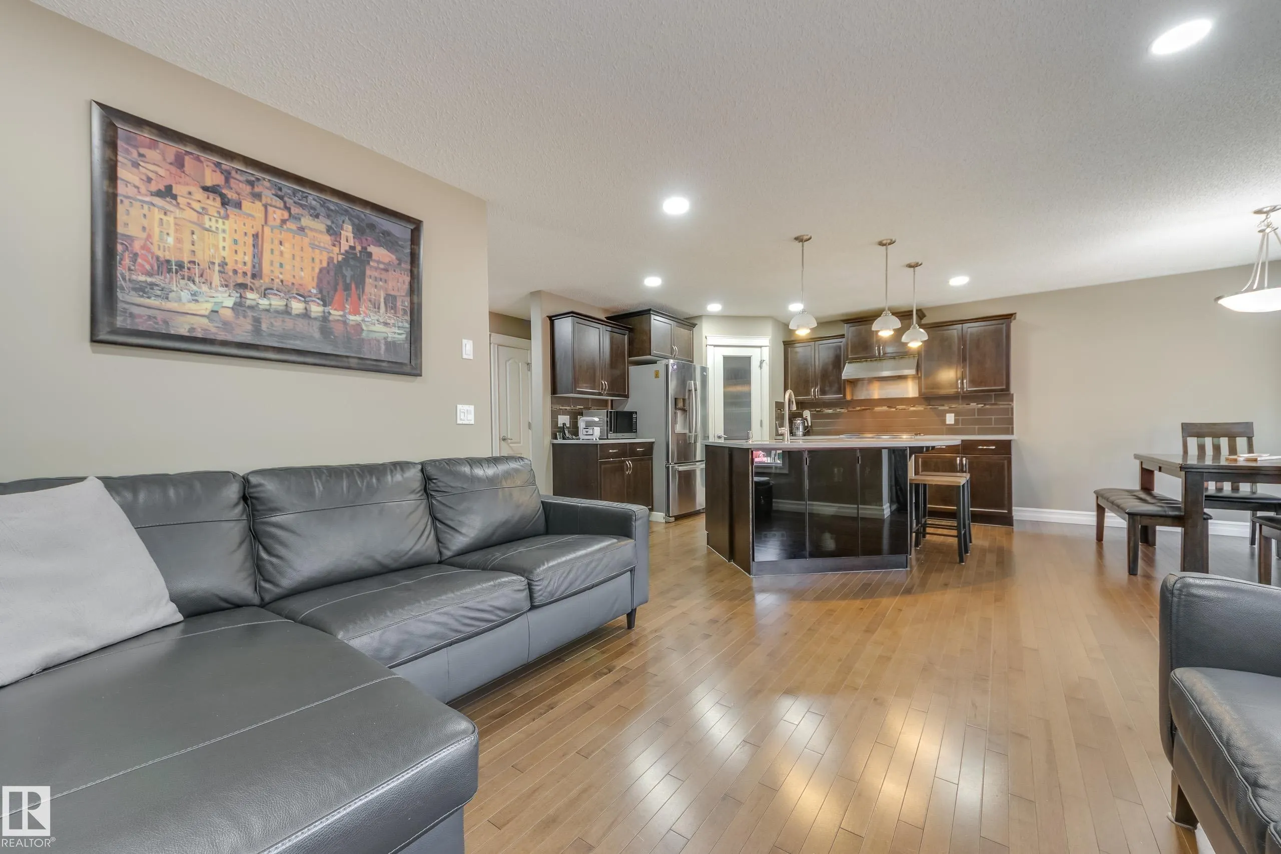 11605 16A Avenue