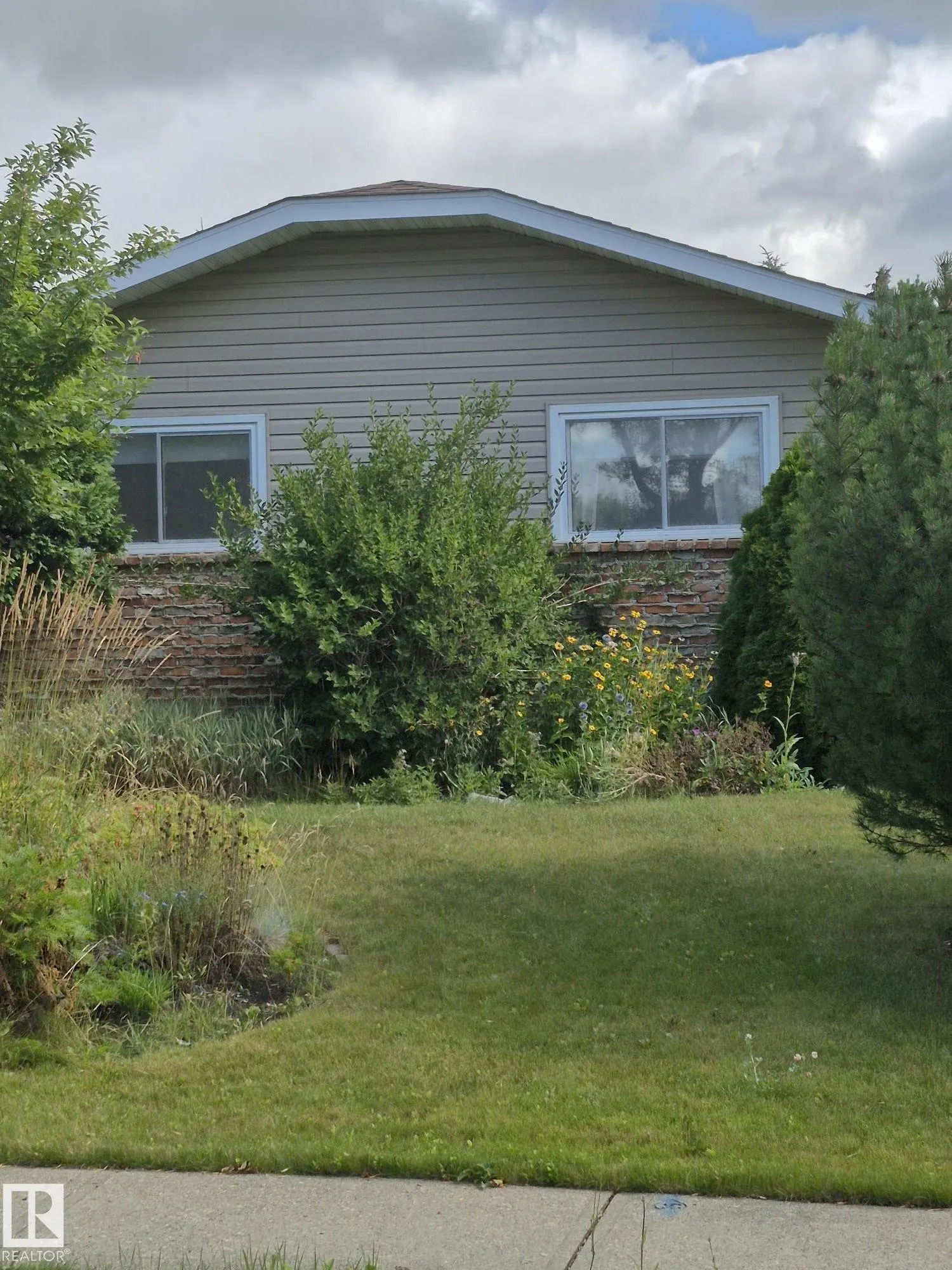 35 LIVINGSTONE Crescent