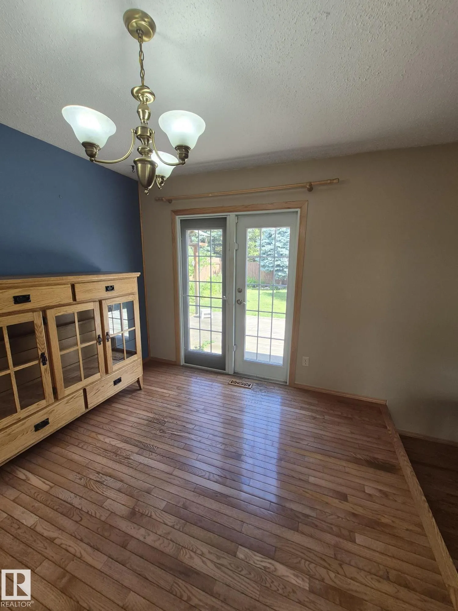 35 LIVINGSTONE Crescent