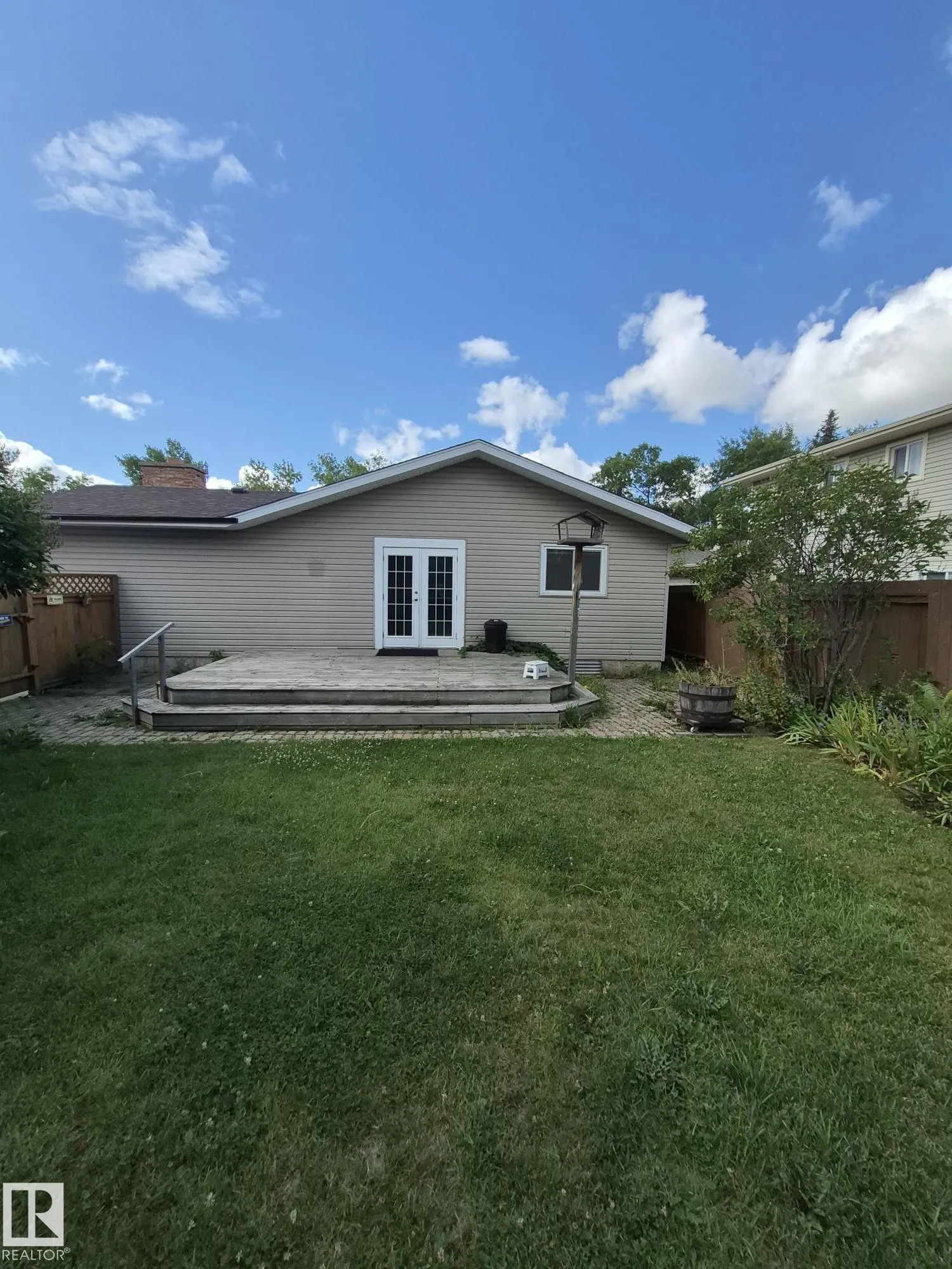 35 LIVINGSTONE Crescent