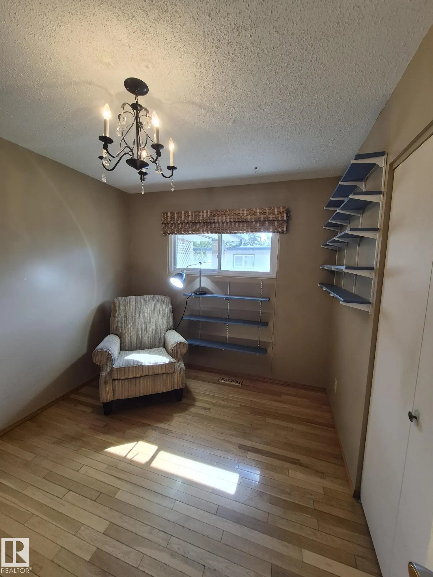 35 LIVINGSTONE Crescent