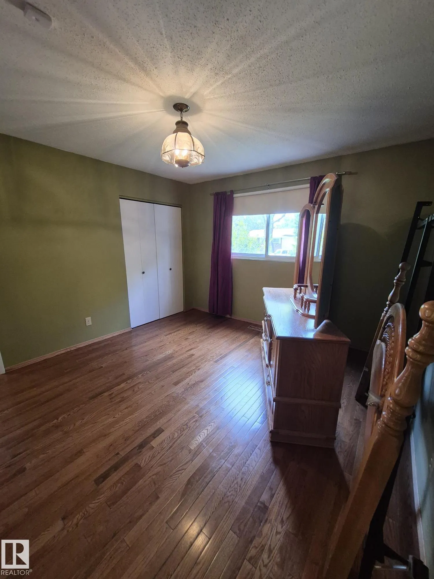 35 LIVINGSTONE Crescent