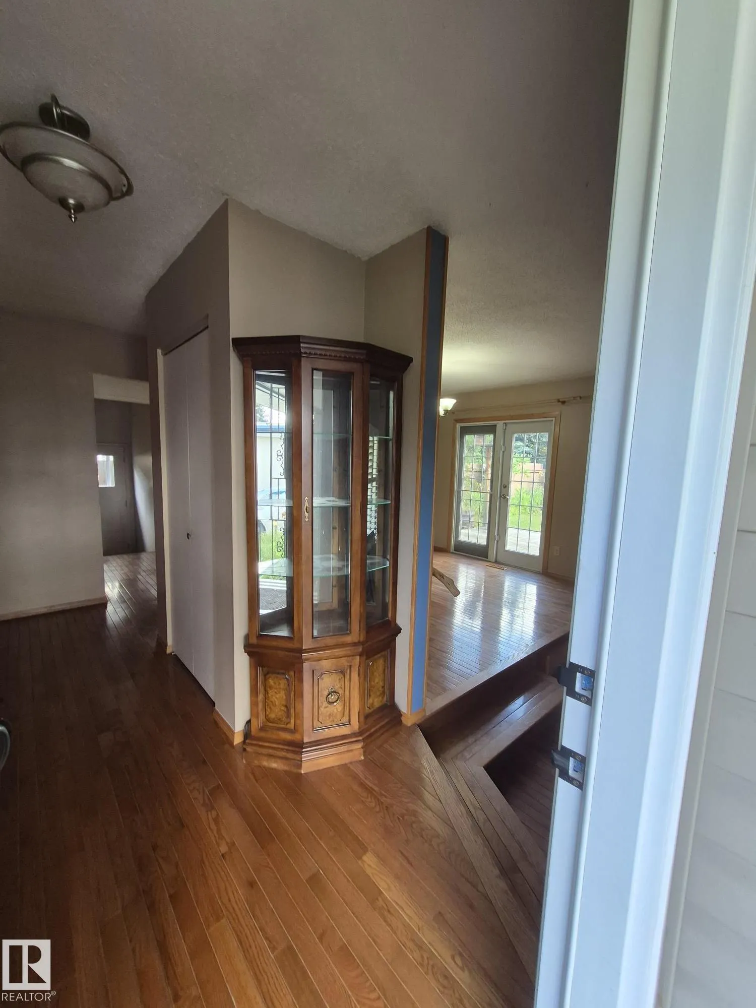 35 LIVINGSTONE Crescent