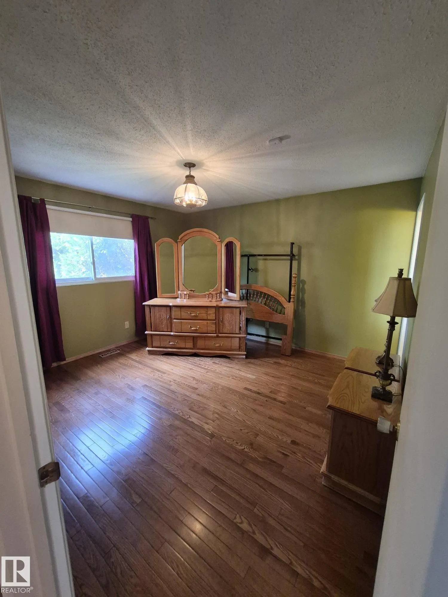 35 LIVINGSTONE Crescent