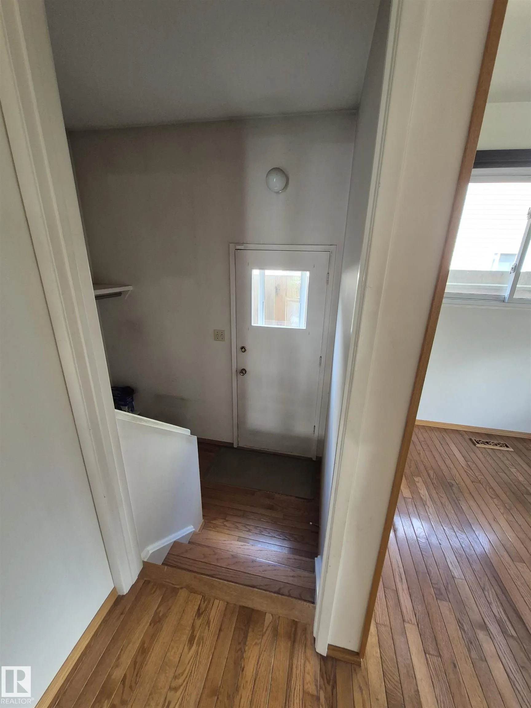 35 LIVINGSTONE Crescent