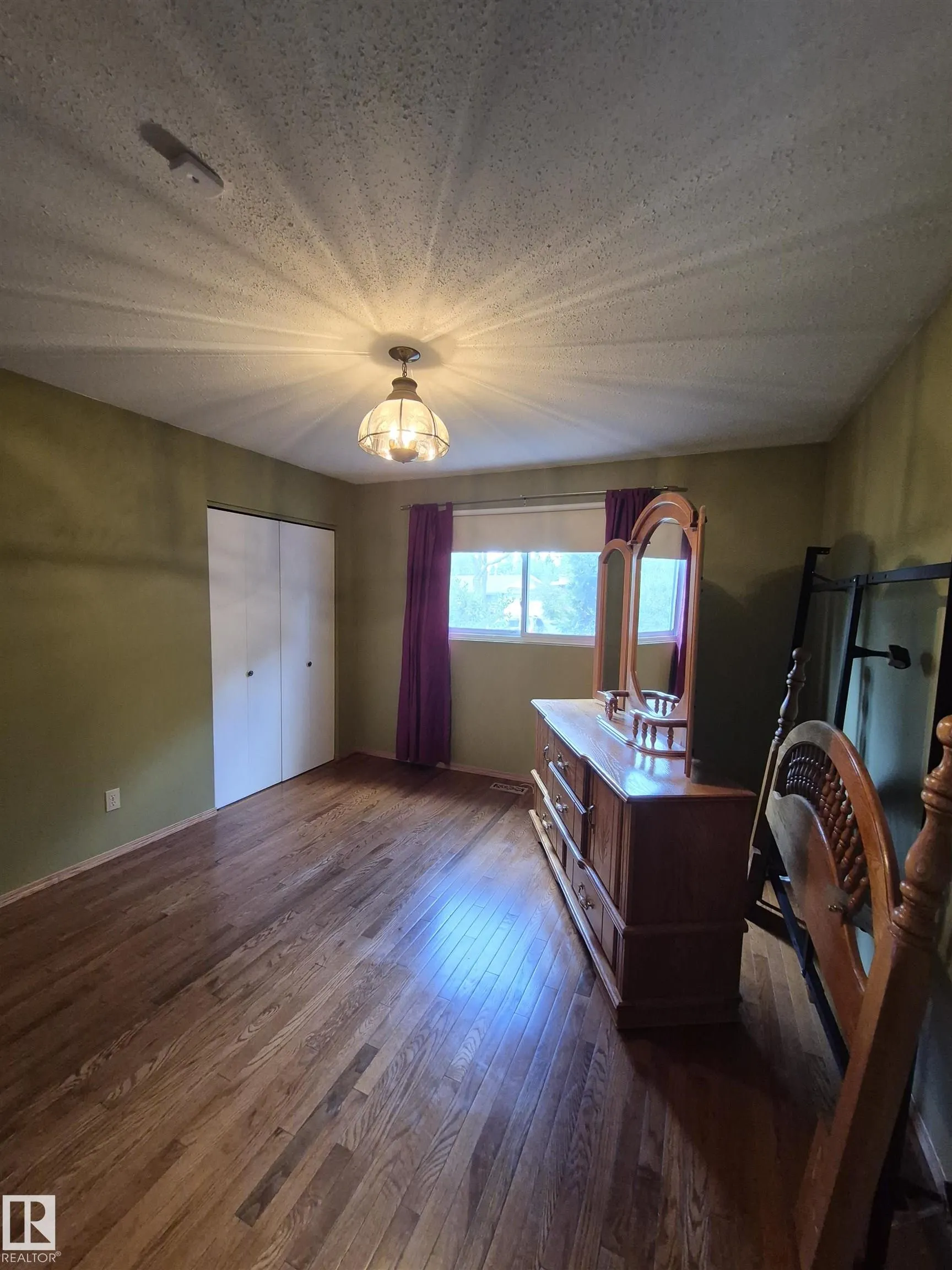 35 LIVINGSTONE Crescent