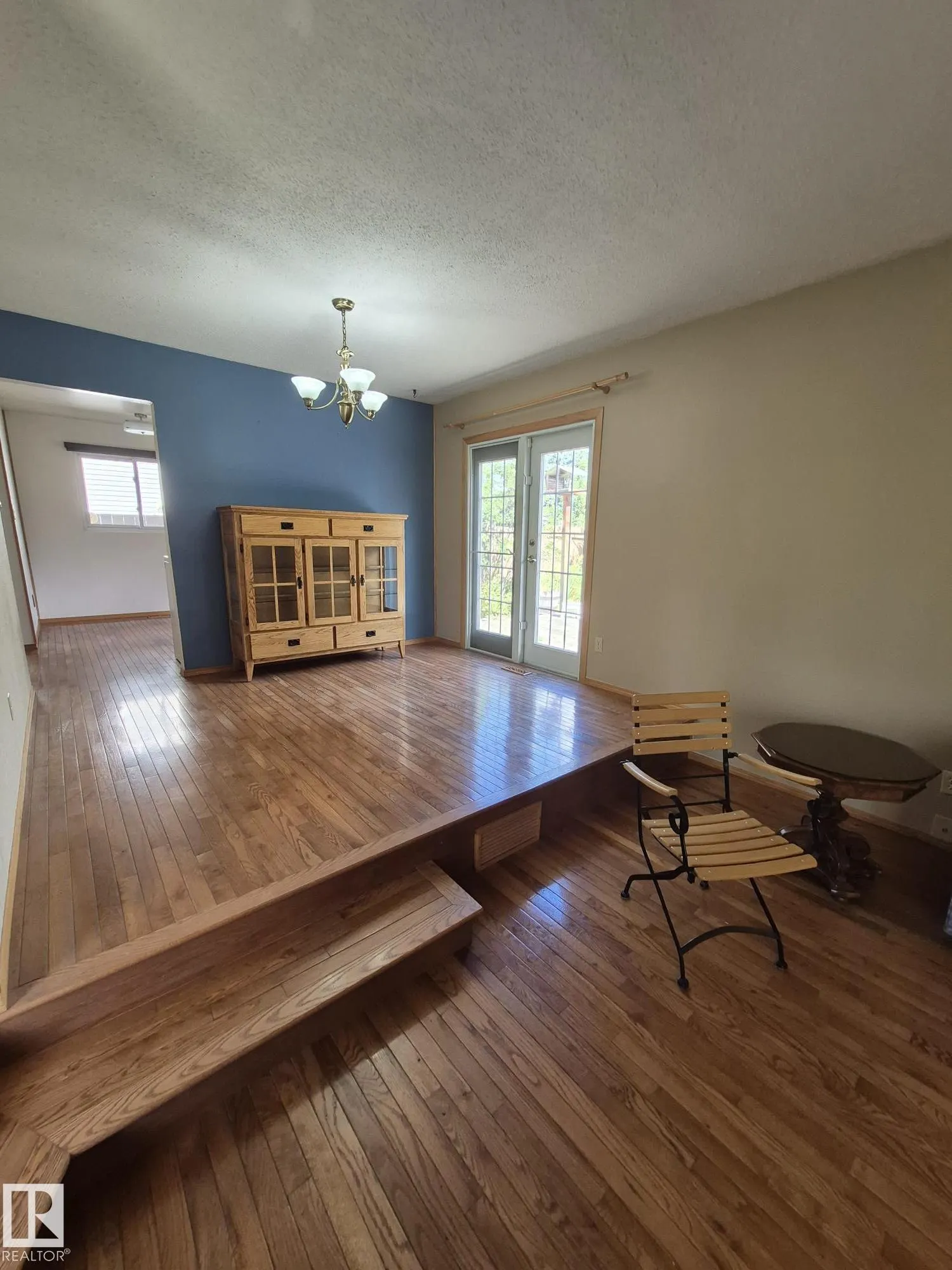 35 LIVINGSTONE Crescent