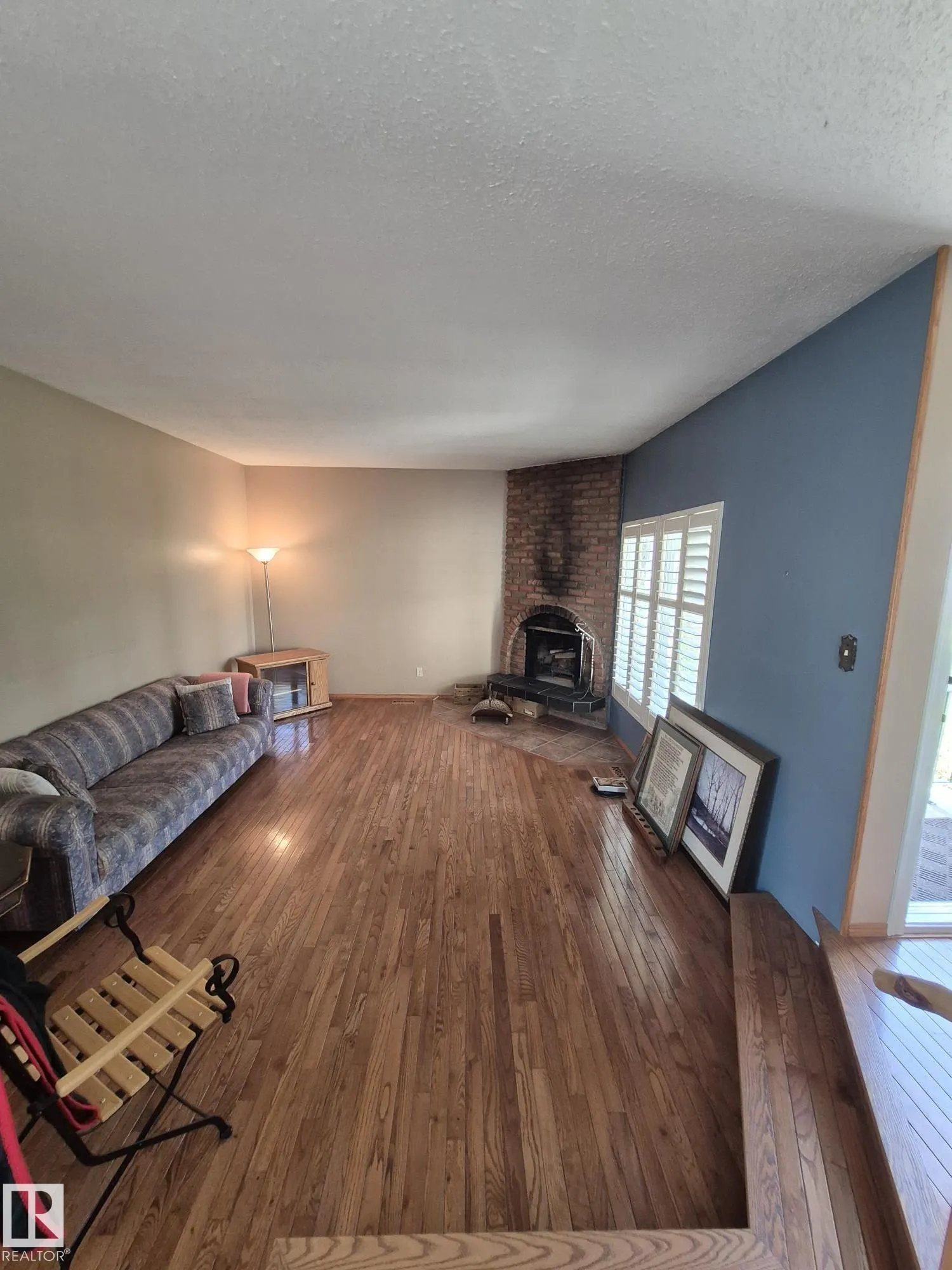 35 LIVINGSTONE Crescent