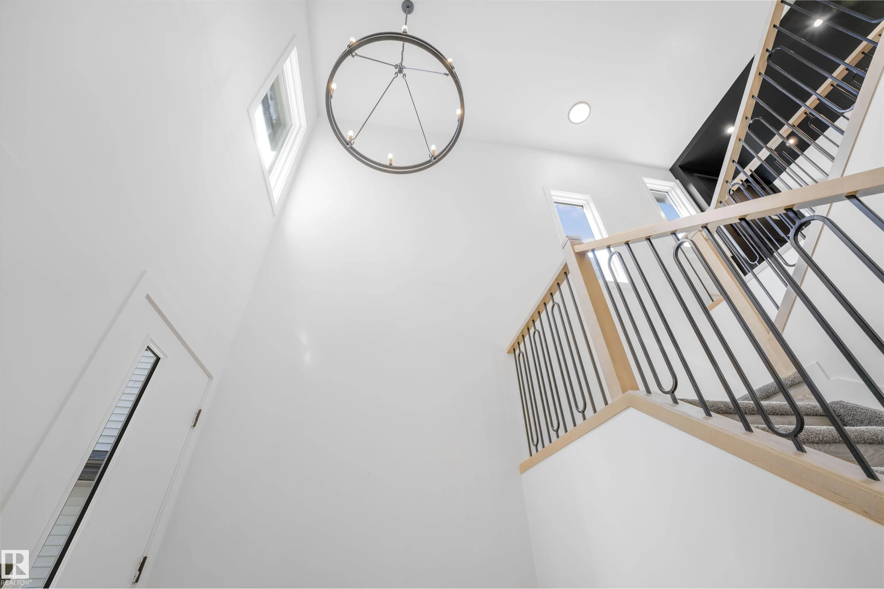 48 GRASSVIEW Crescent