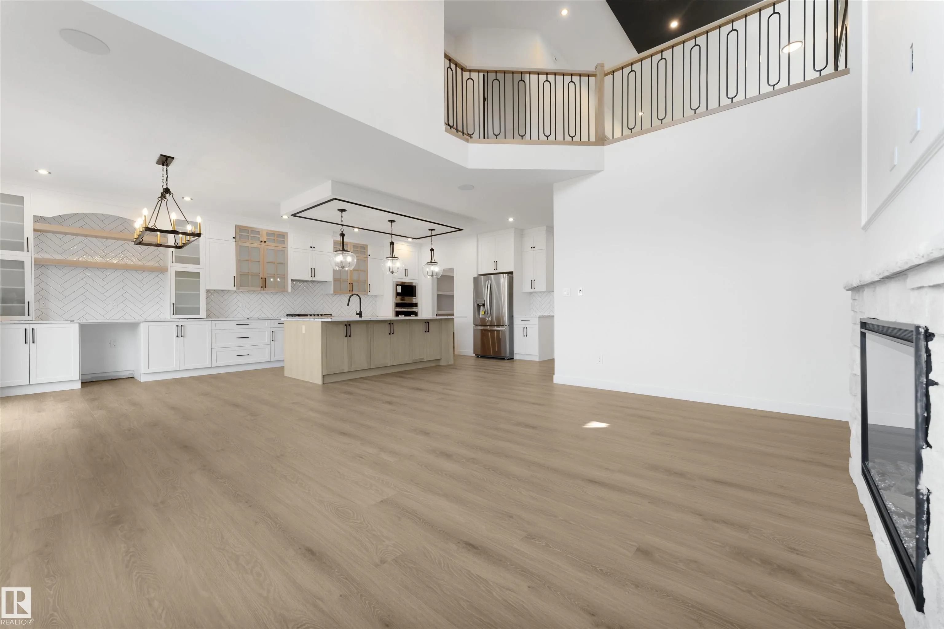 48 GRASSVIEW Crescent