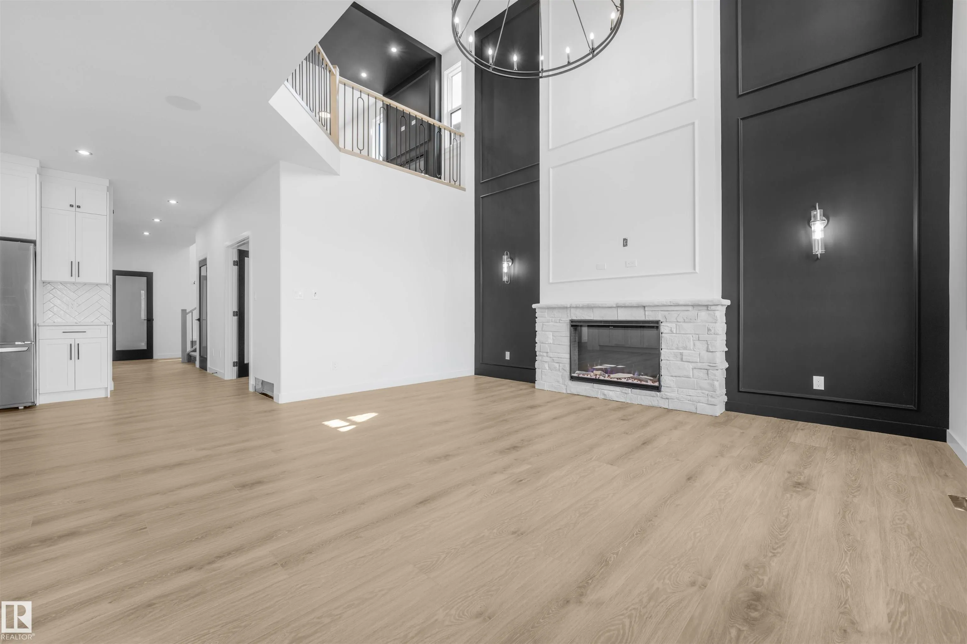 48 GRASSVIEW Crescent