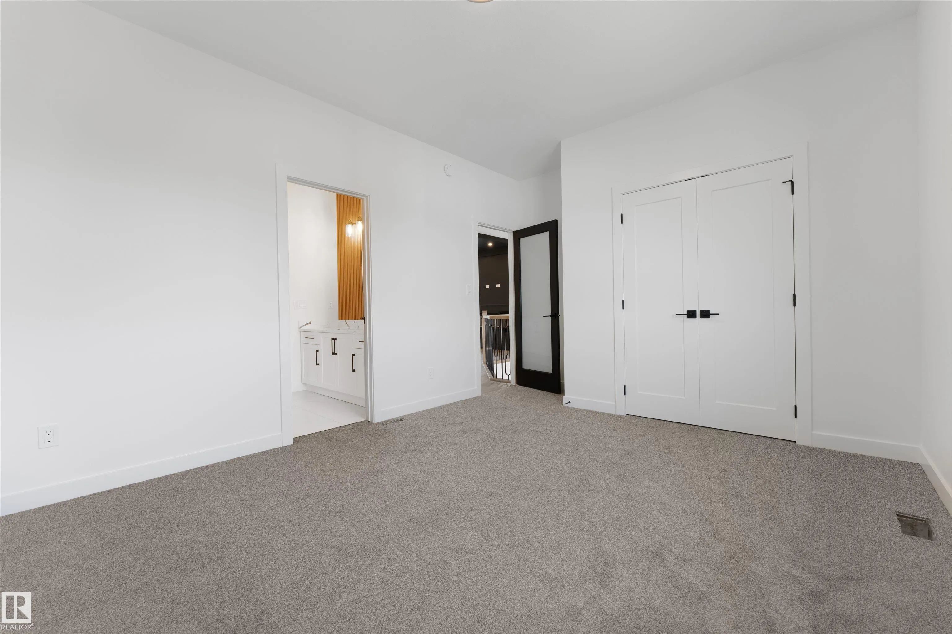 48 GRASSVIEW Crescent