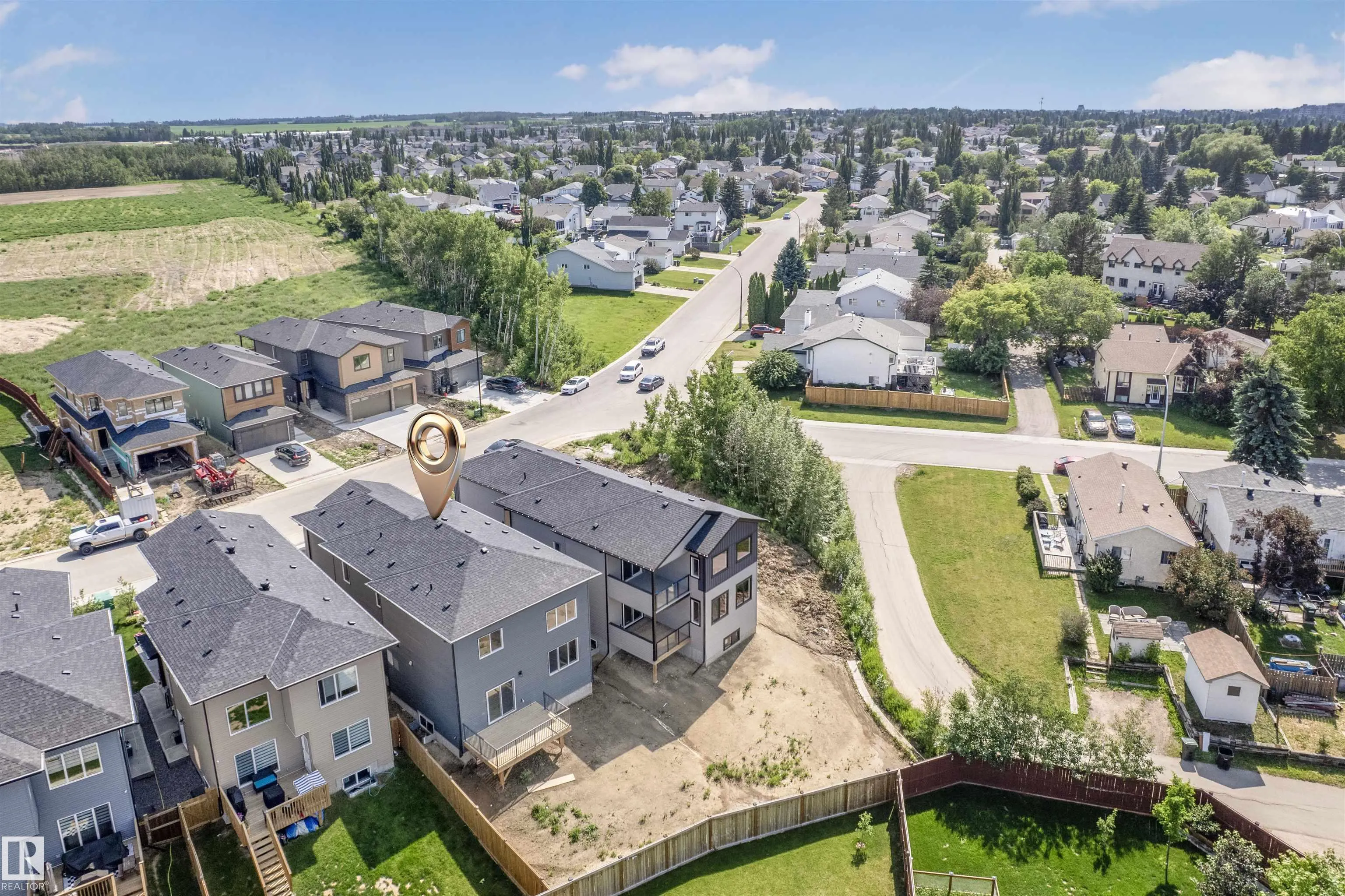 48 GRASSVIEW Crescent