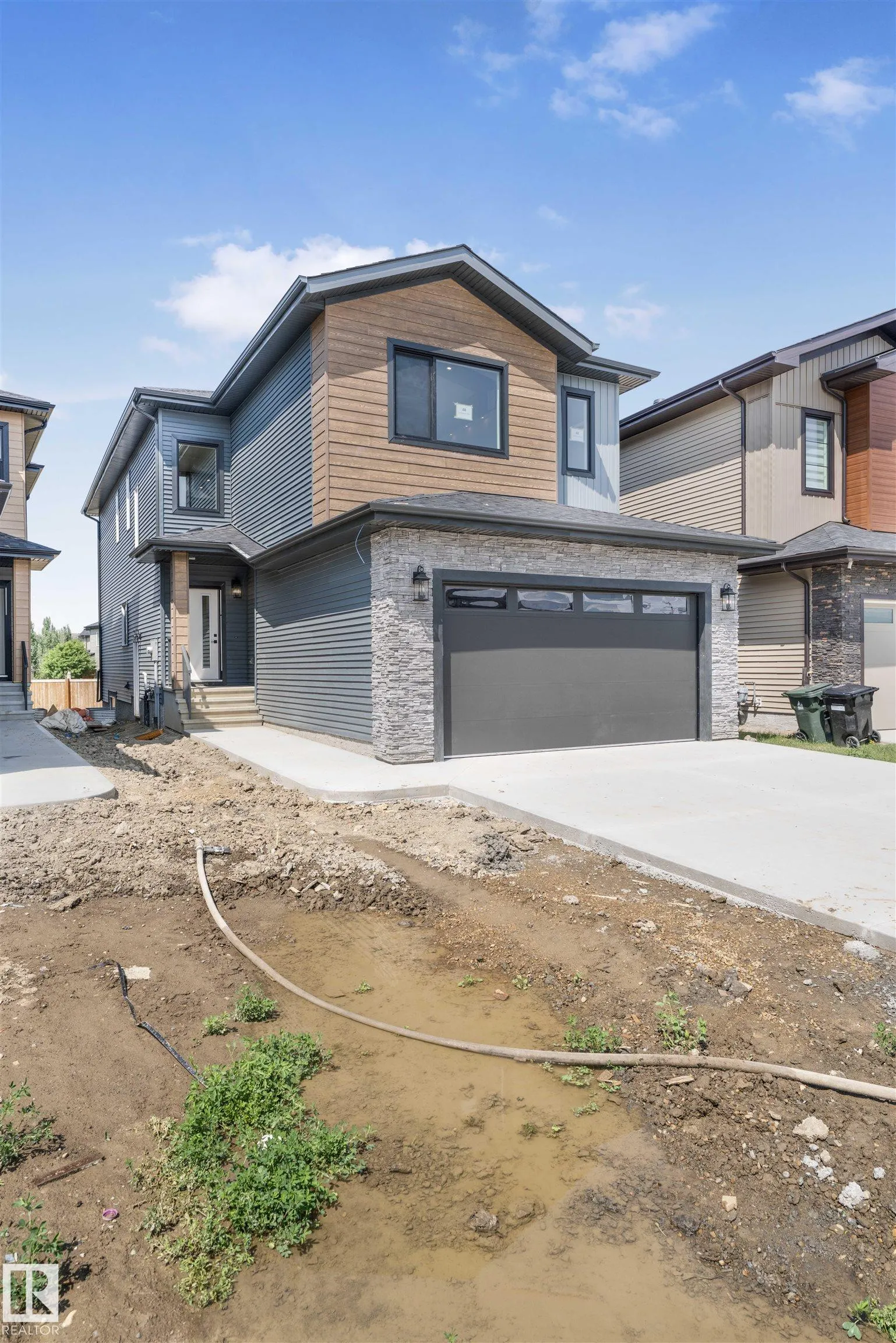 48 GRASSVIEW Crescent
