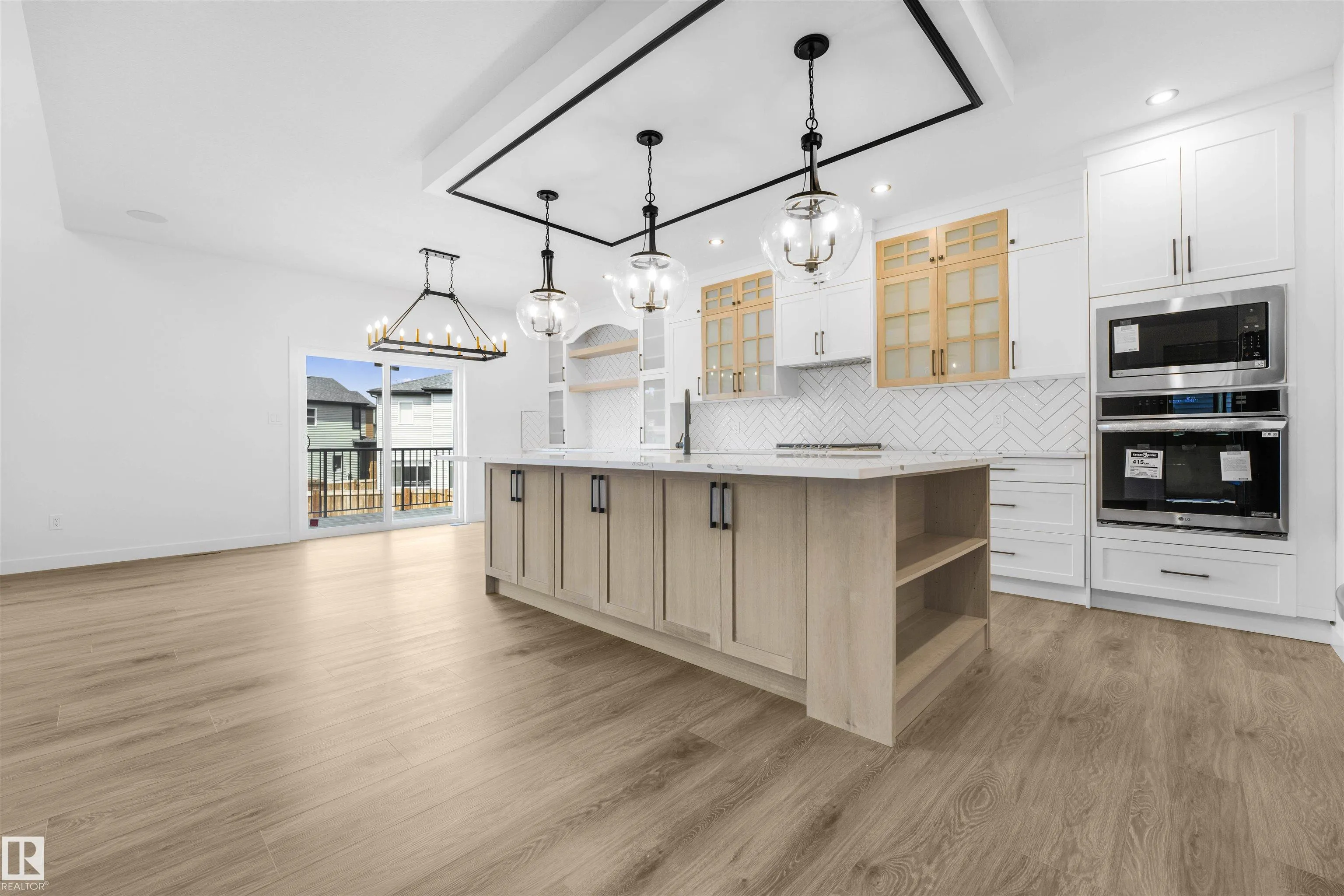 48 GRASSVIEW Crescent