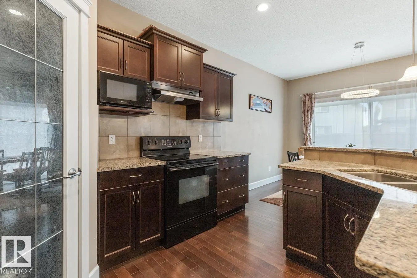 1244 HAYS Drive
