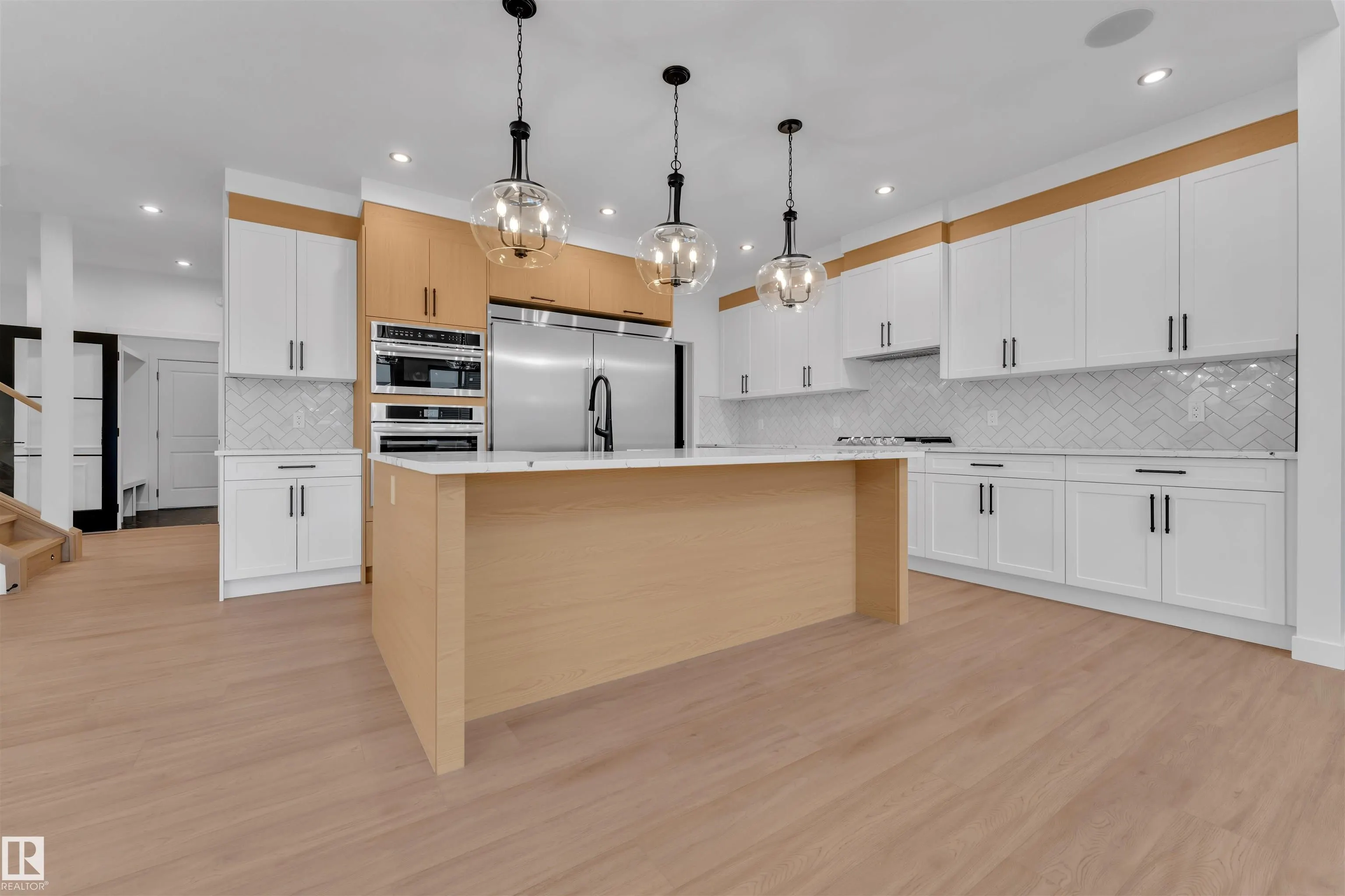 27 ELDRIDGE Point(e)