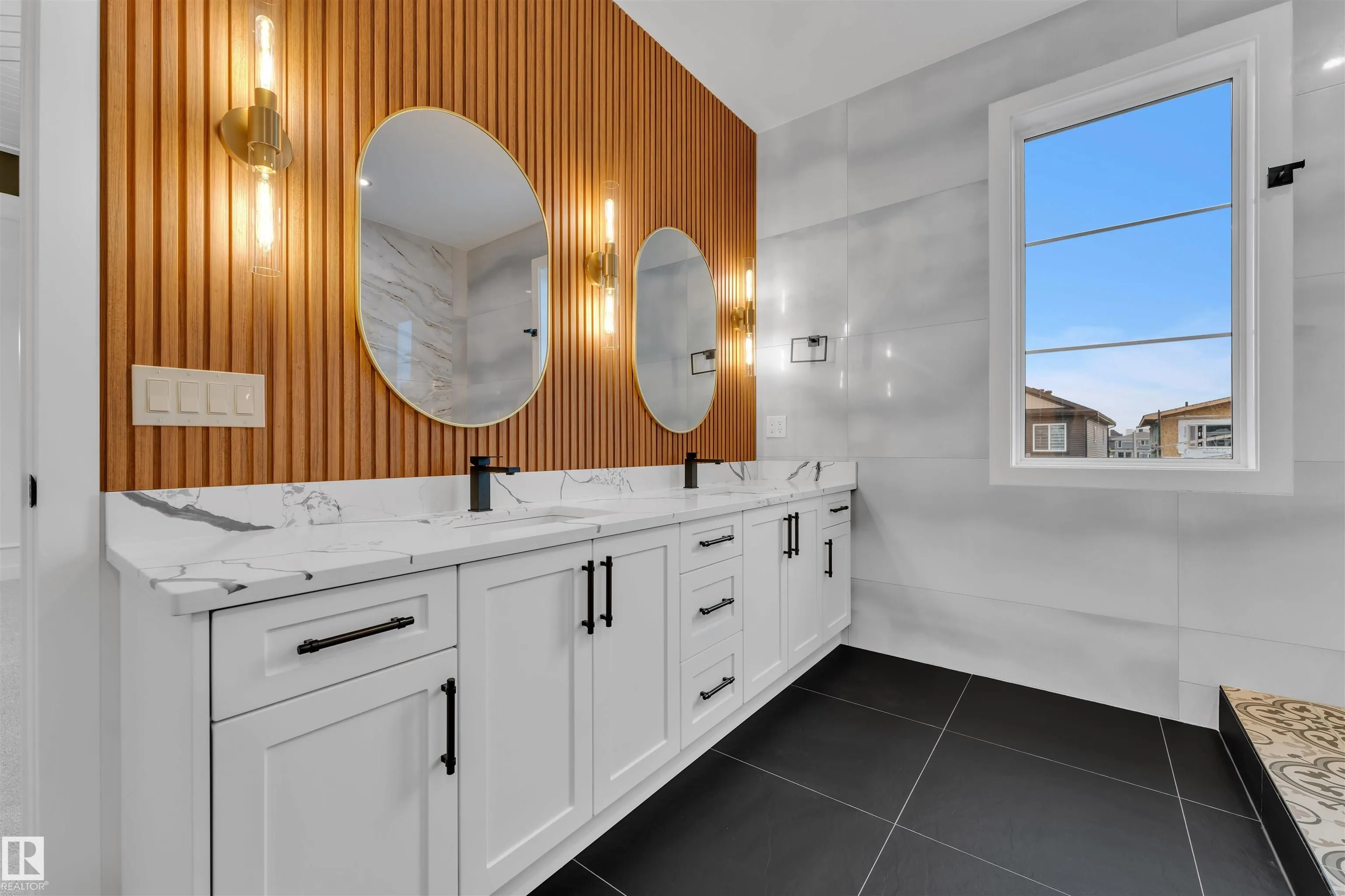 27 ELDRIDGE Point(e)
