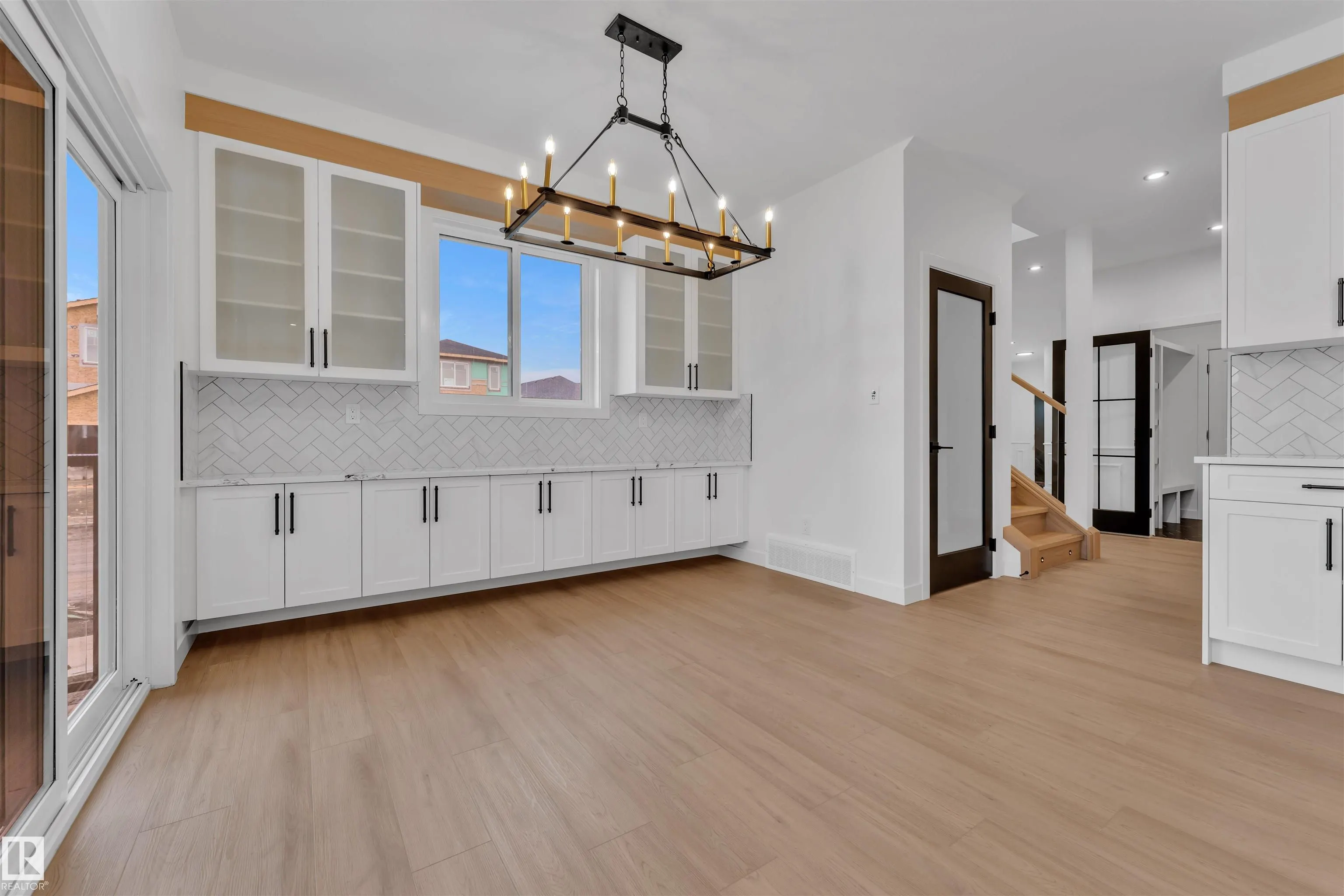 27 ELDRIDGE Point(e)