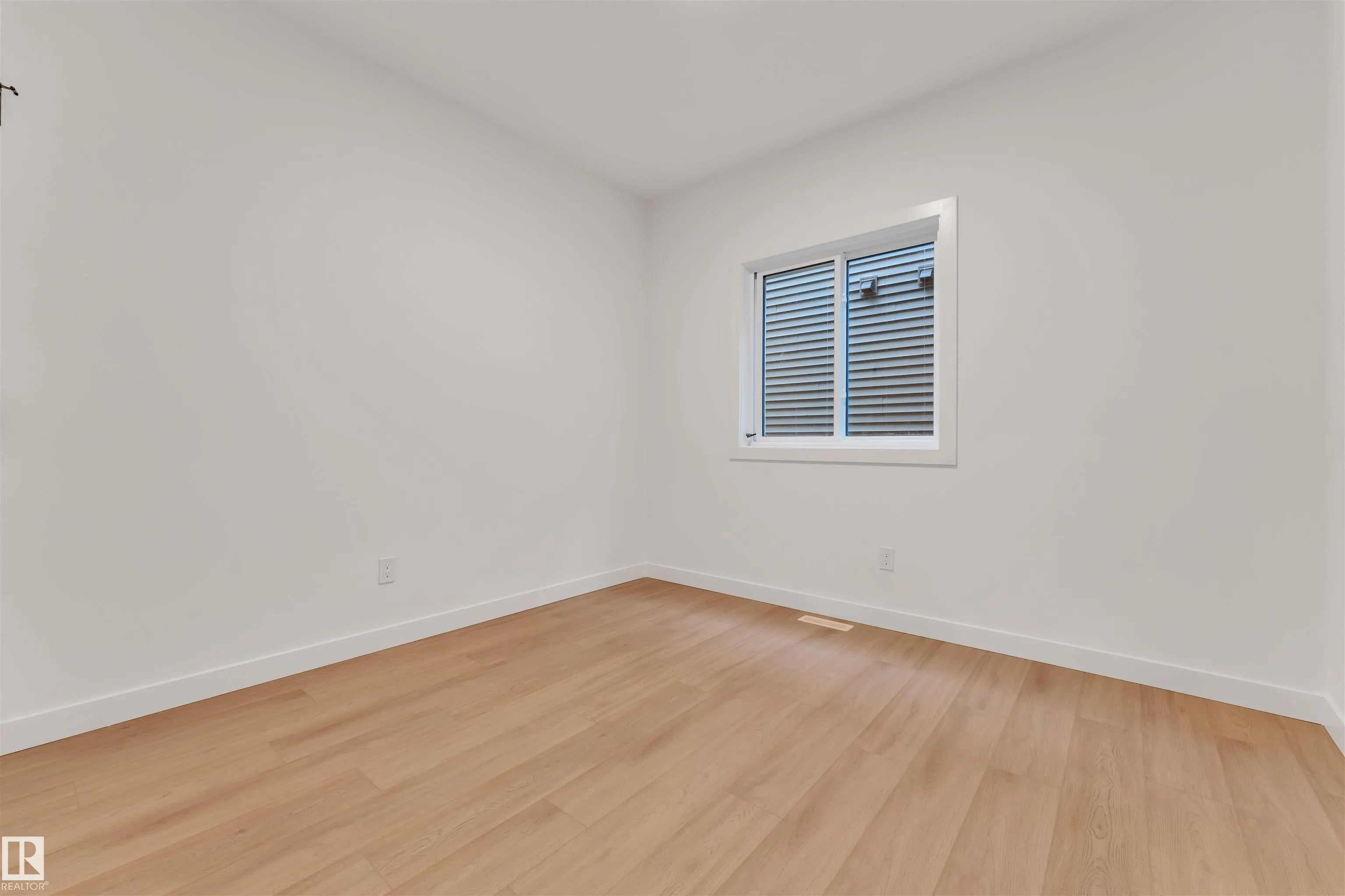 27 ELDRIDGE Point(e)