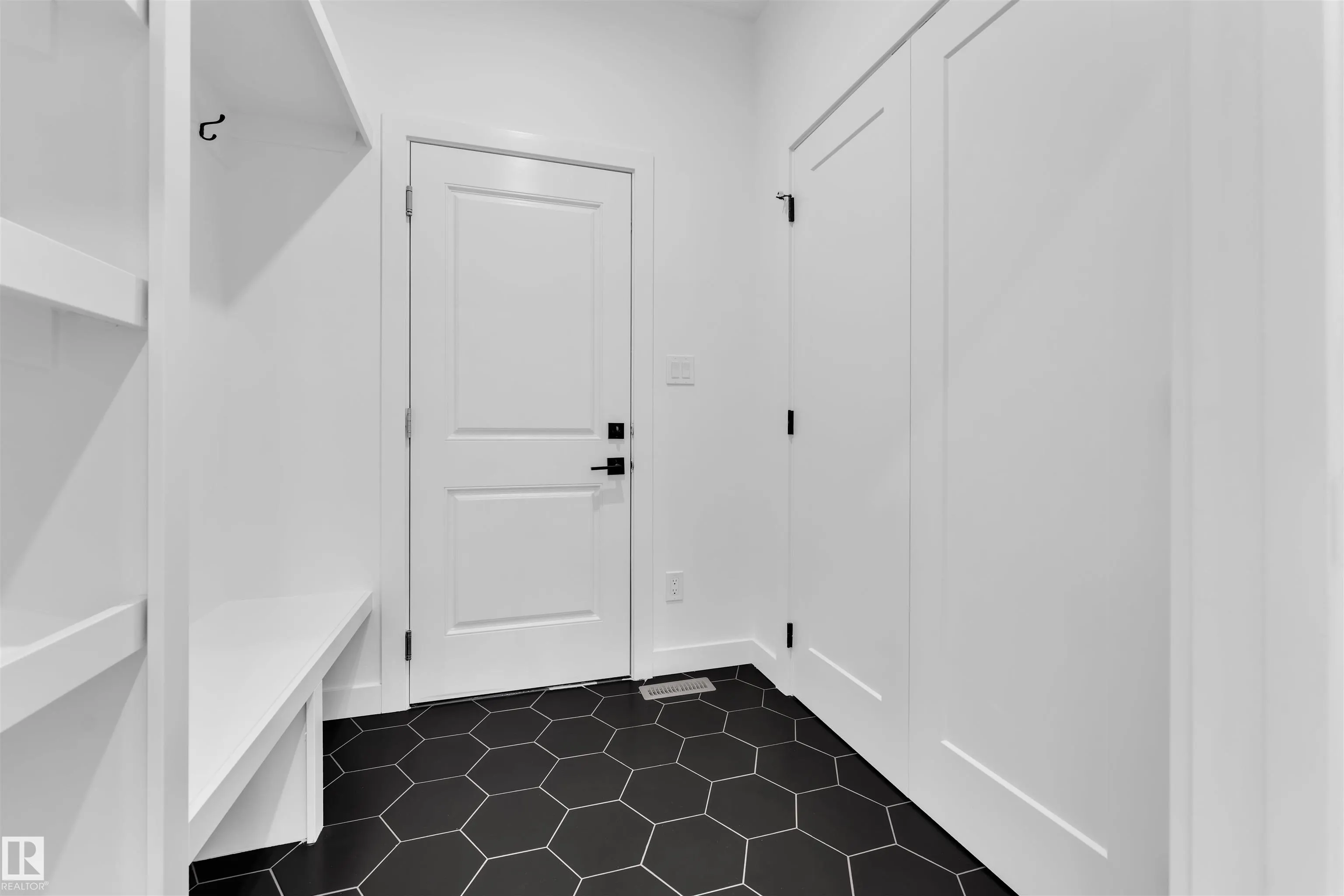 27 ELDRIDGE Point(e)