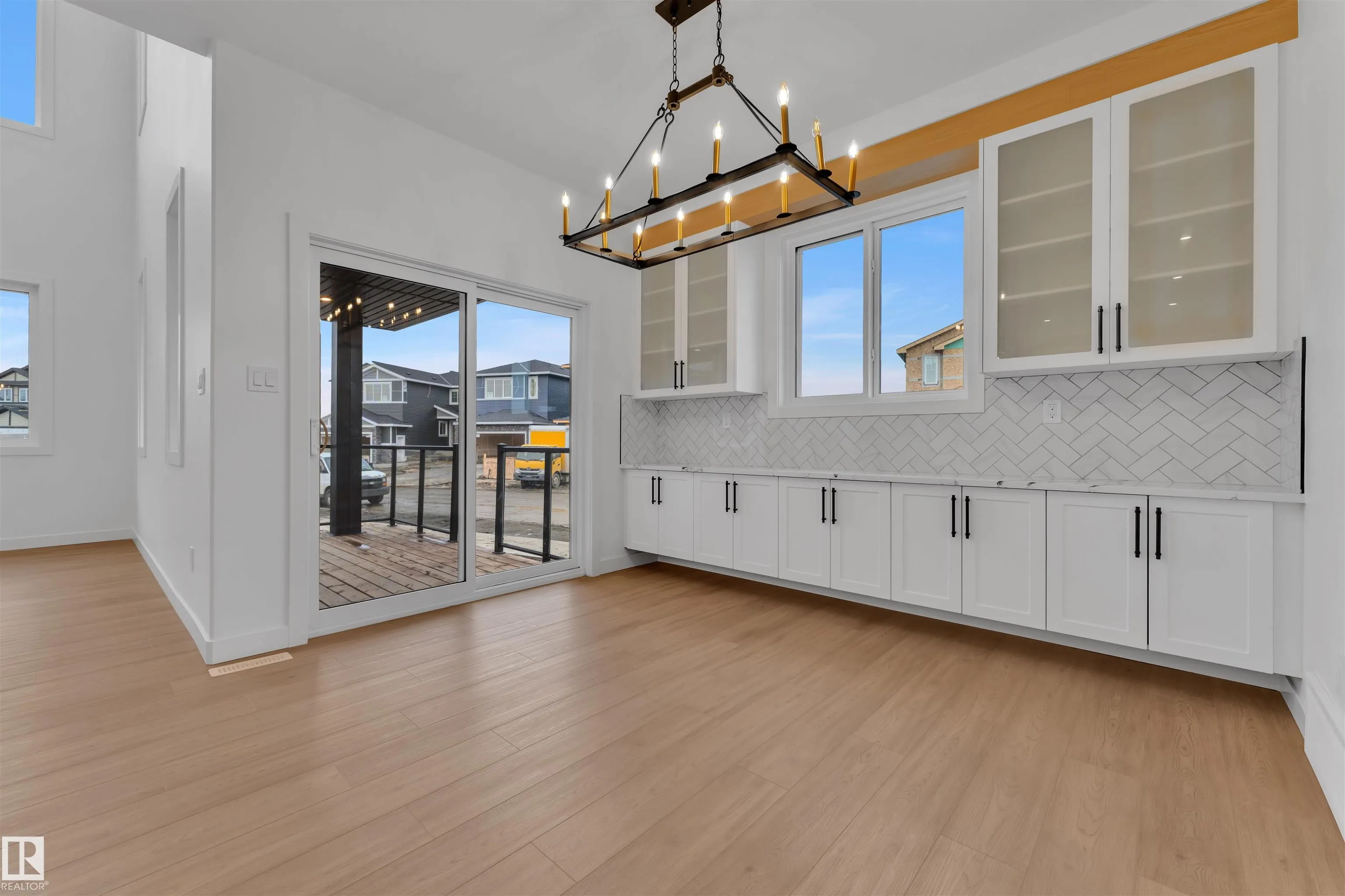 27 ELDRIDGE Point(e)