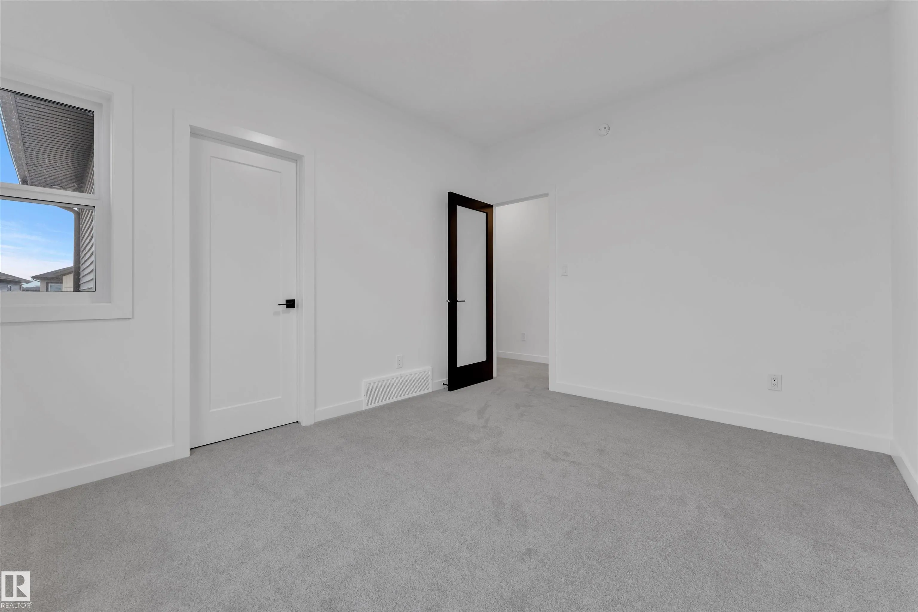 27 ELDRIDGE Point(e)