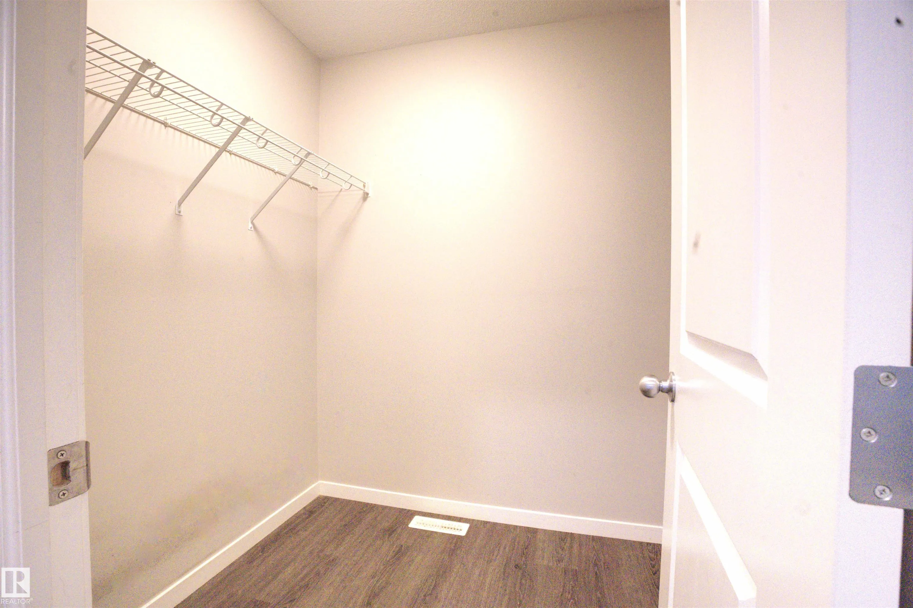 3327 PARKER Loop