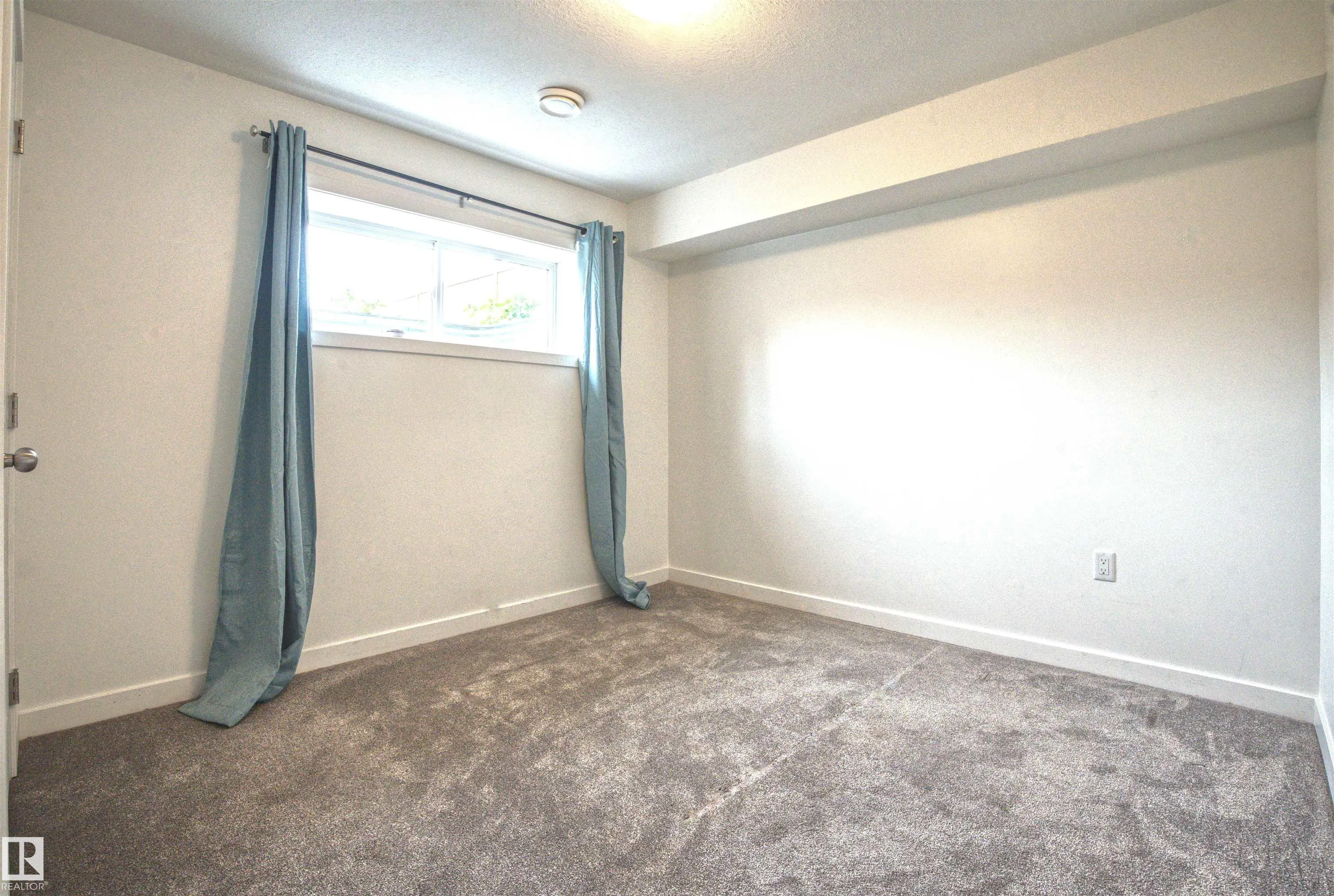 3327 PARKER Loop