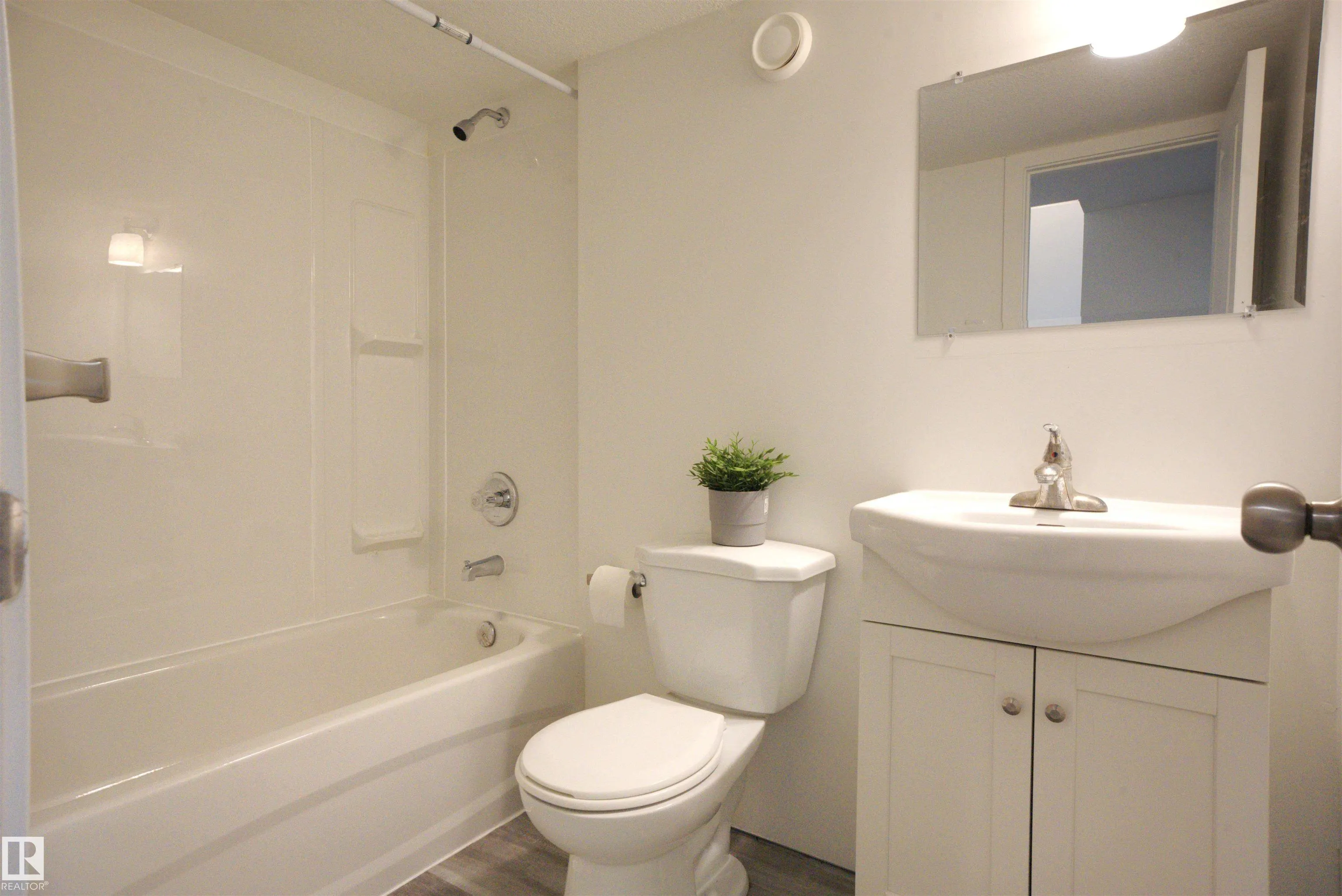 3327 PARKER Loop