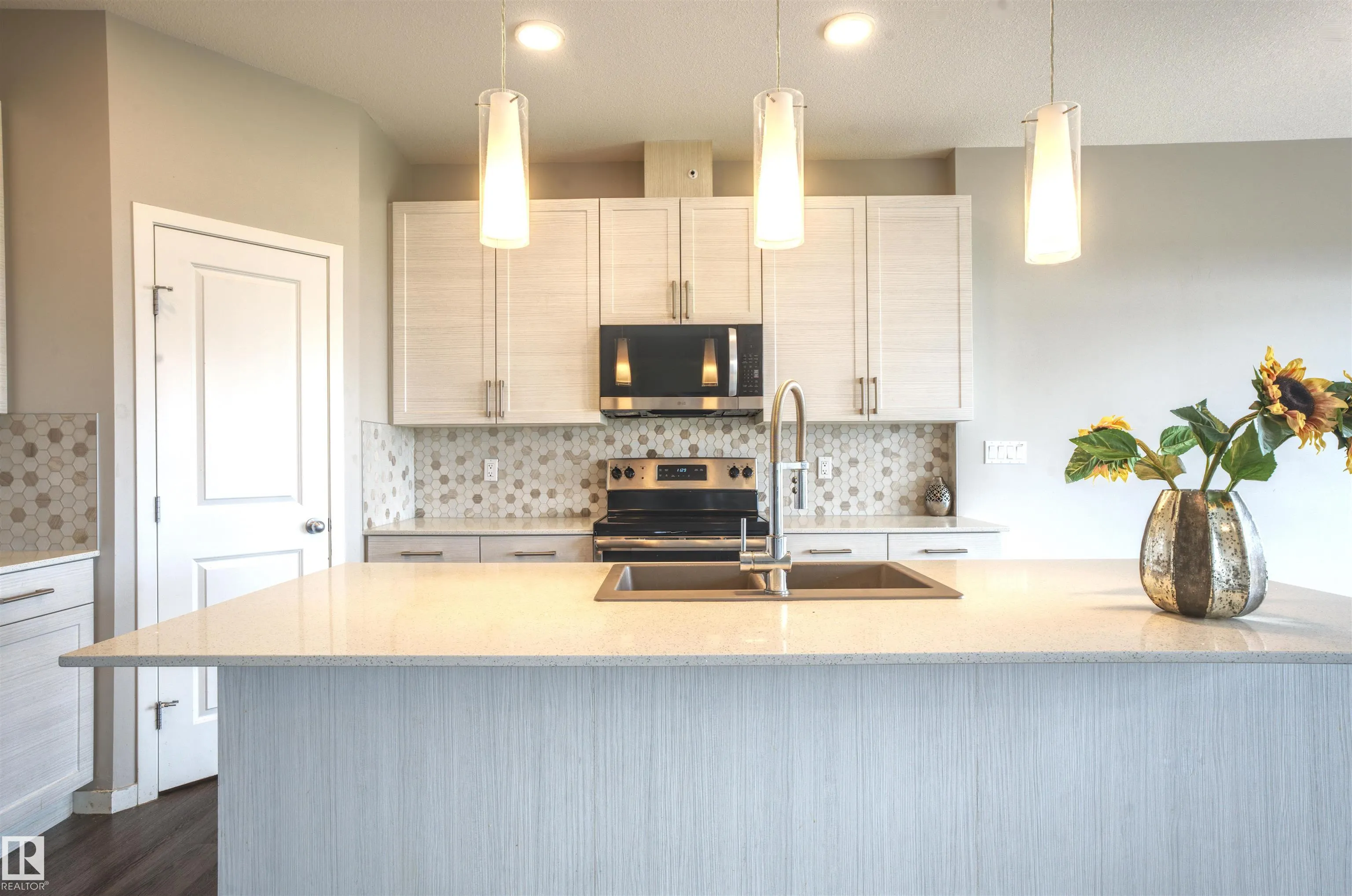 3327 PARKER Loop
