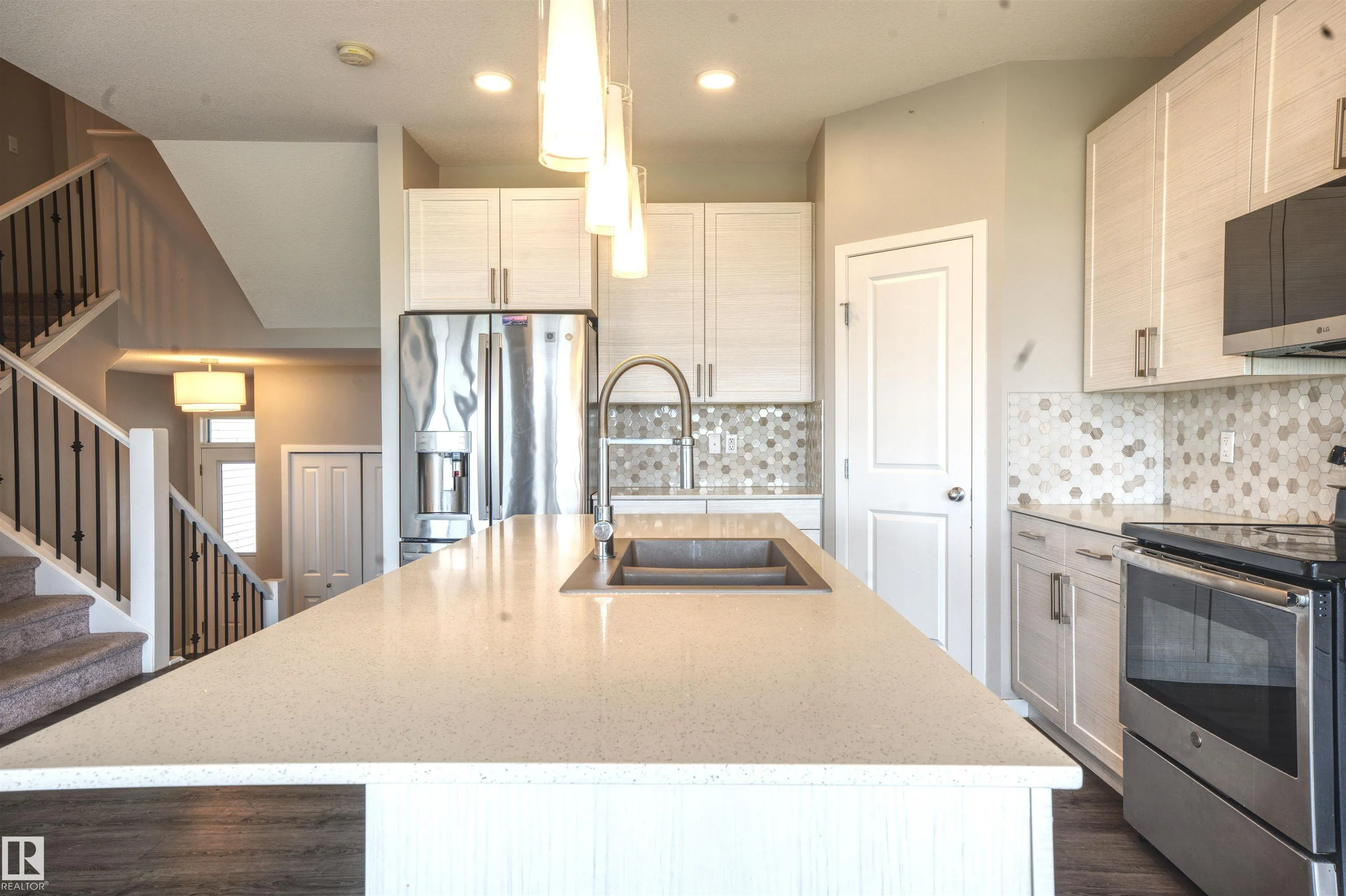 3327 PARKER Loop