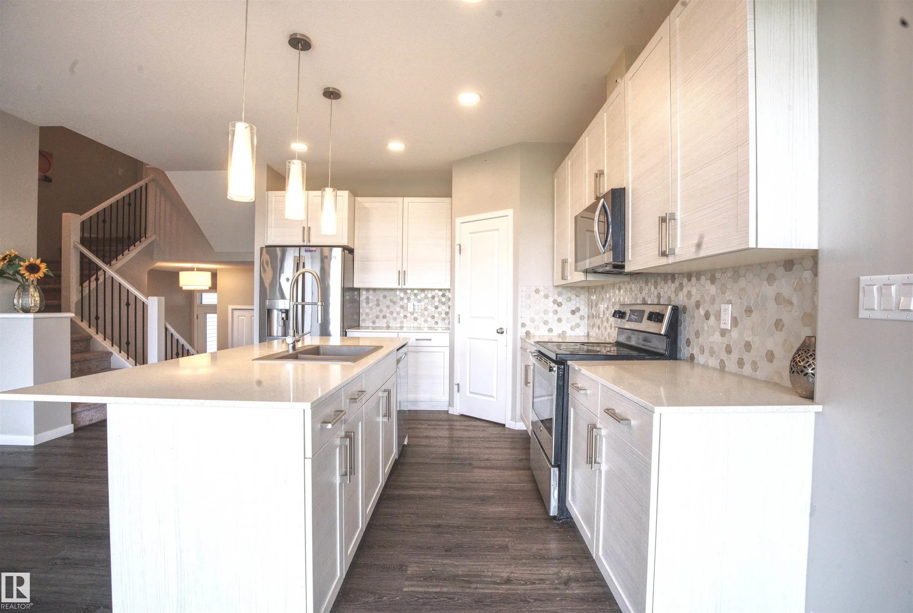 3327 PARKER Loop